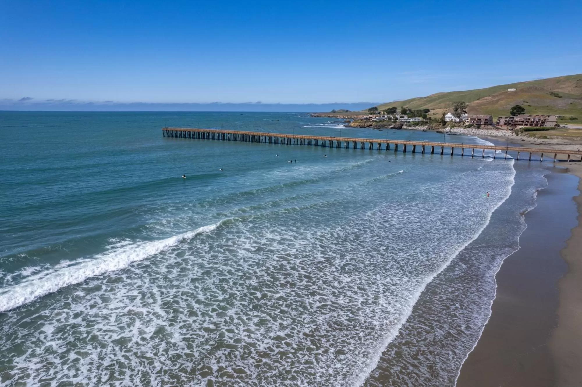 Nearby landmark in Shoreline Inn...on the beach