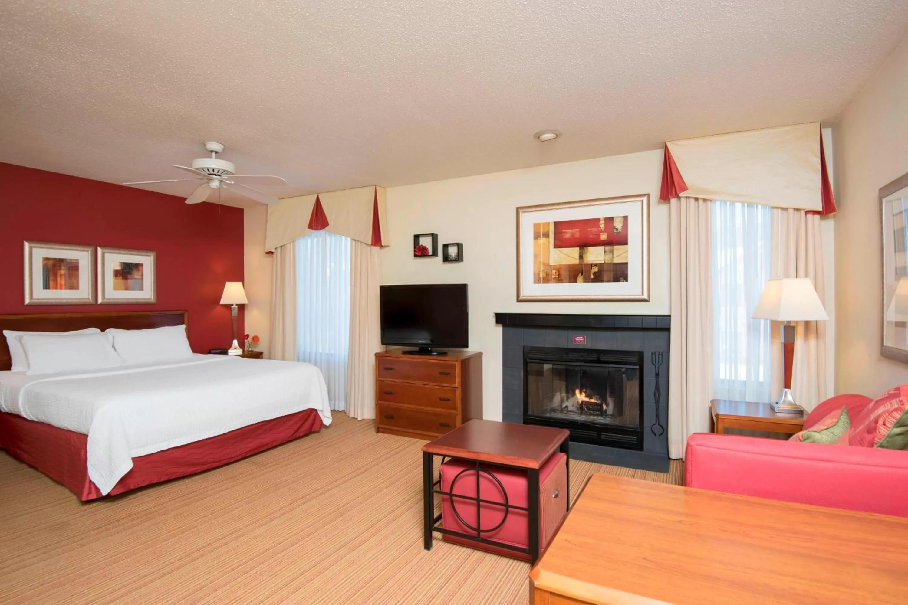 Bedroom, TV/Entertainment Center in Residence Inn Kalamazoo East