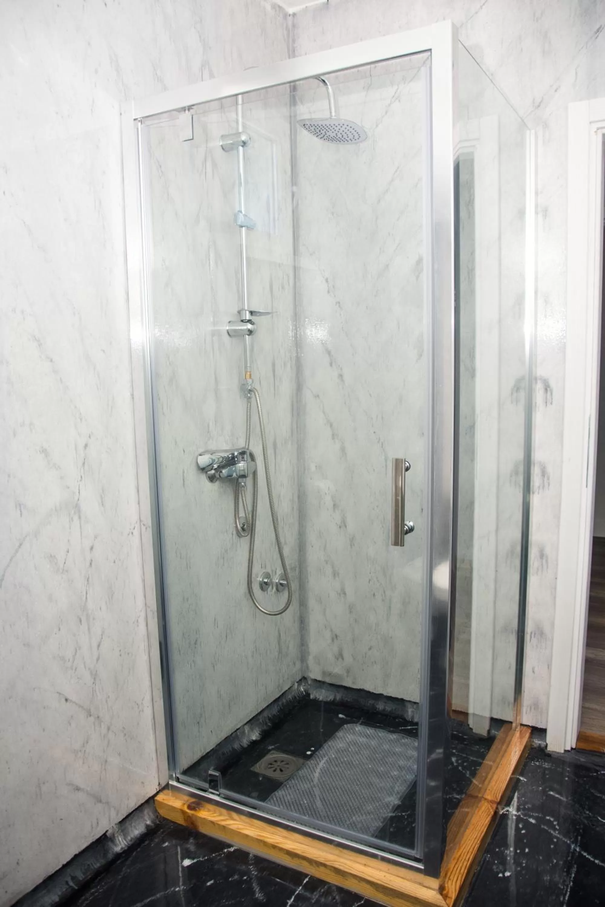 Bathroom in Motel Aura