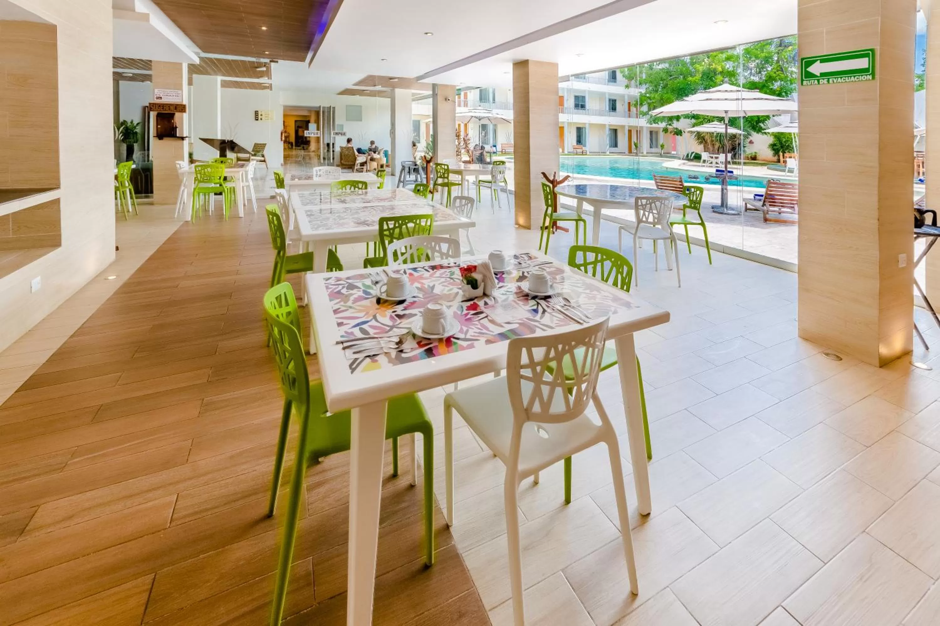 Restaurant/places to eat in Hotel Maria del Carmen