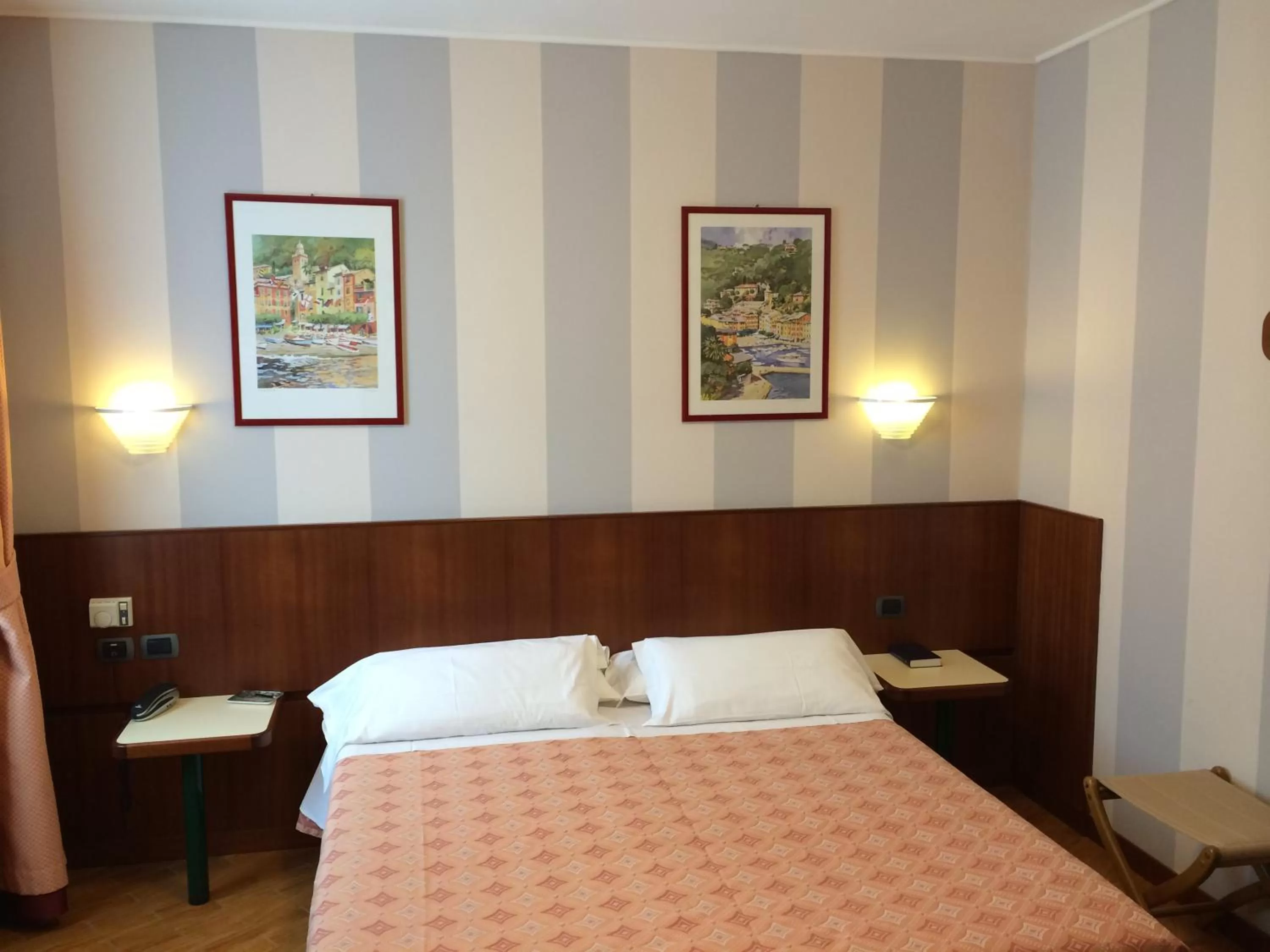 Bedroom, Bed in Regina Elena Dependance