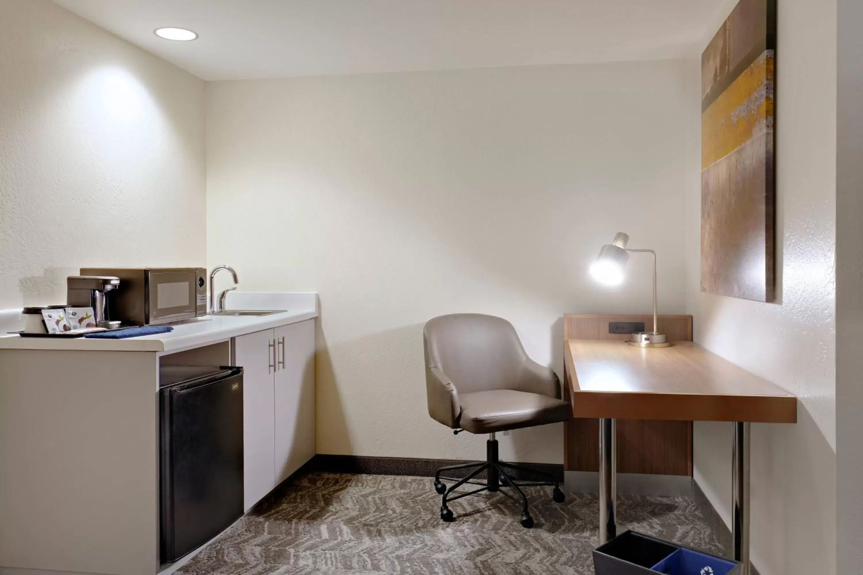 Suite with Two Queen Beds, Sofa Bed and Adapted Tub - Mobility and Hearing Accessible in SpringHill Suites Phoenix Glendale/Peoria Suite with Two Queen Beds, Sofa Bed and Adapted Tub - Mobility and Hearing Accessible in SpringHill Suites Phoenix Glendale/Peoria