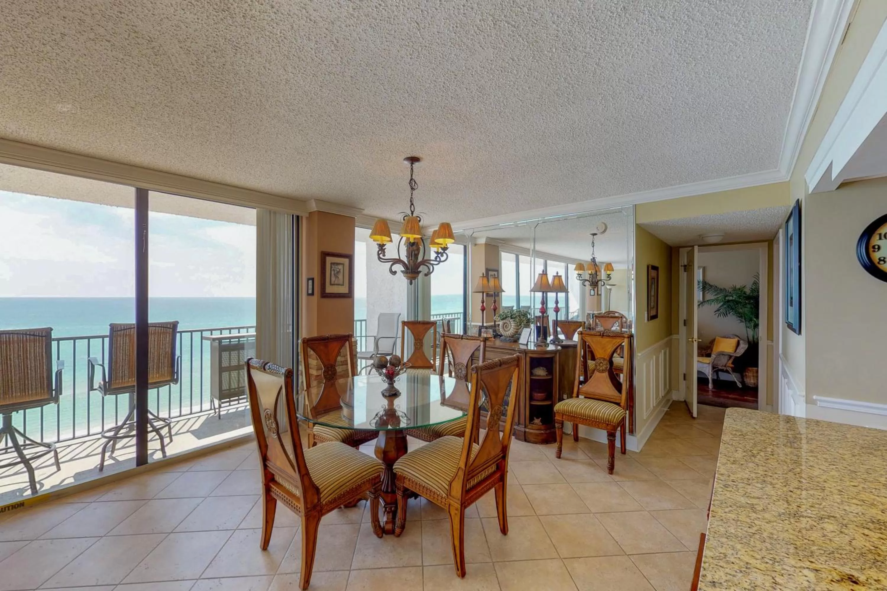 Dining Area in Seachase 704E