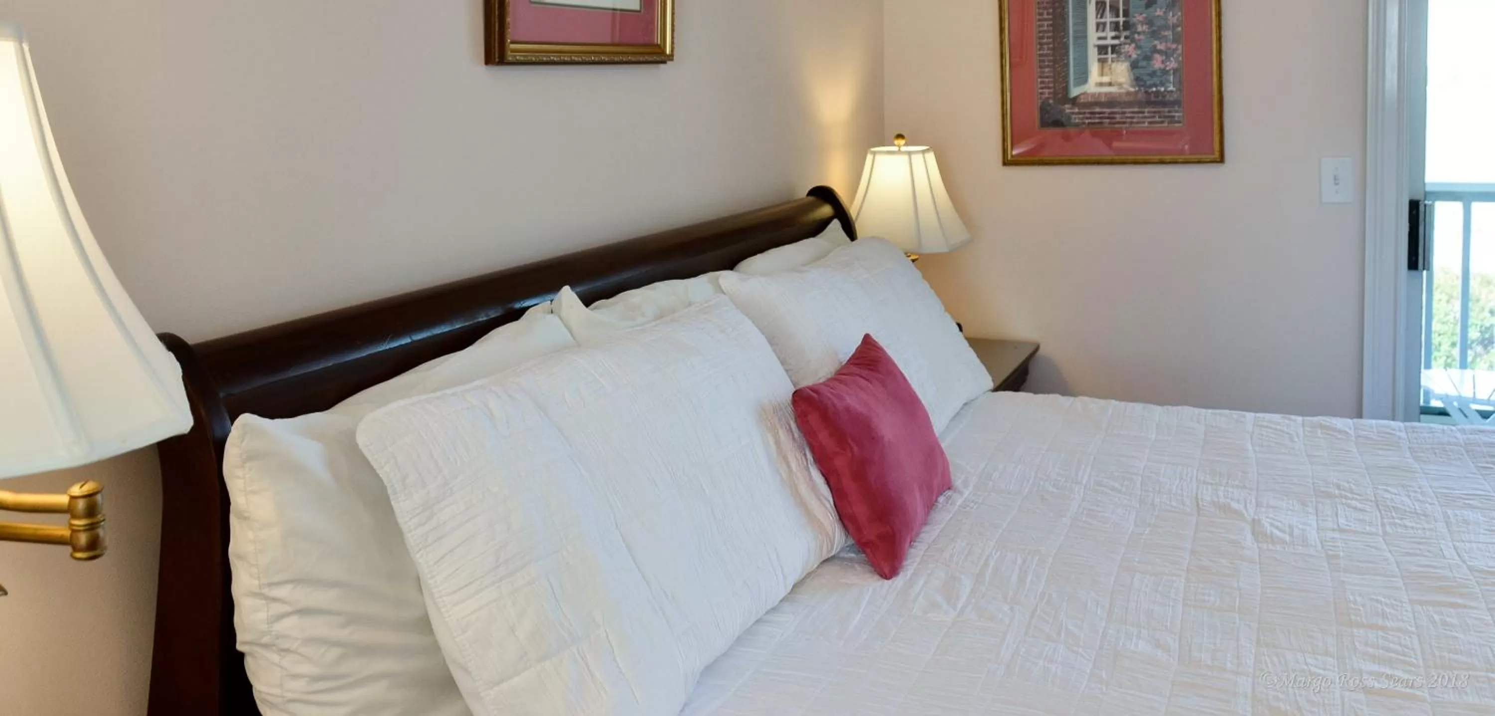 Bed in The Sunset Inn