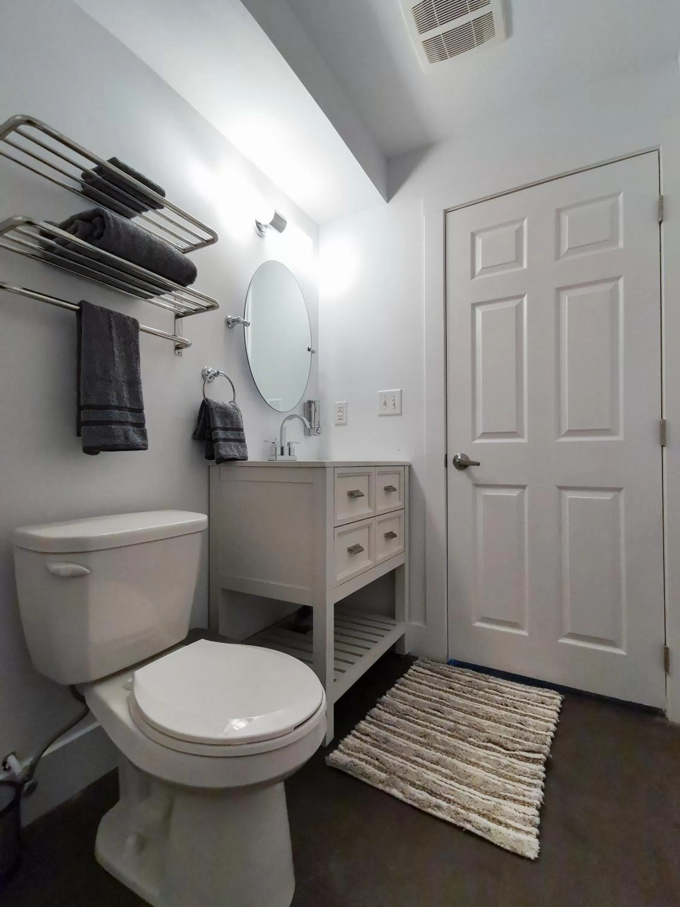 Bathroom in Cameo Hotel and Suites