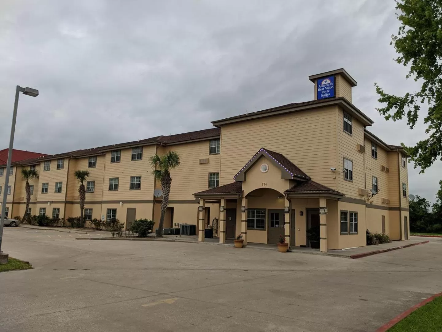 Property building in Americas Best Value Inn & Suites-Winnie