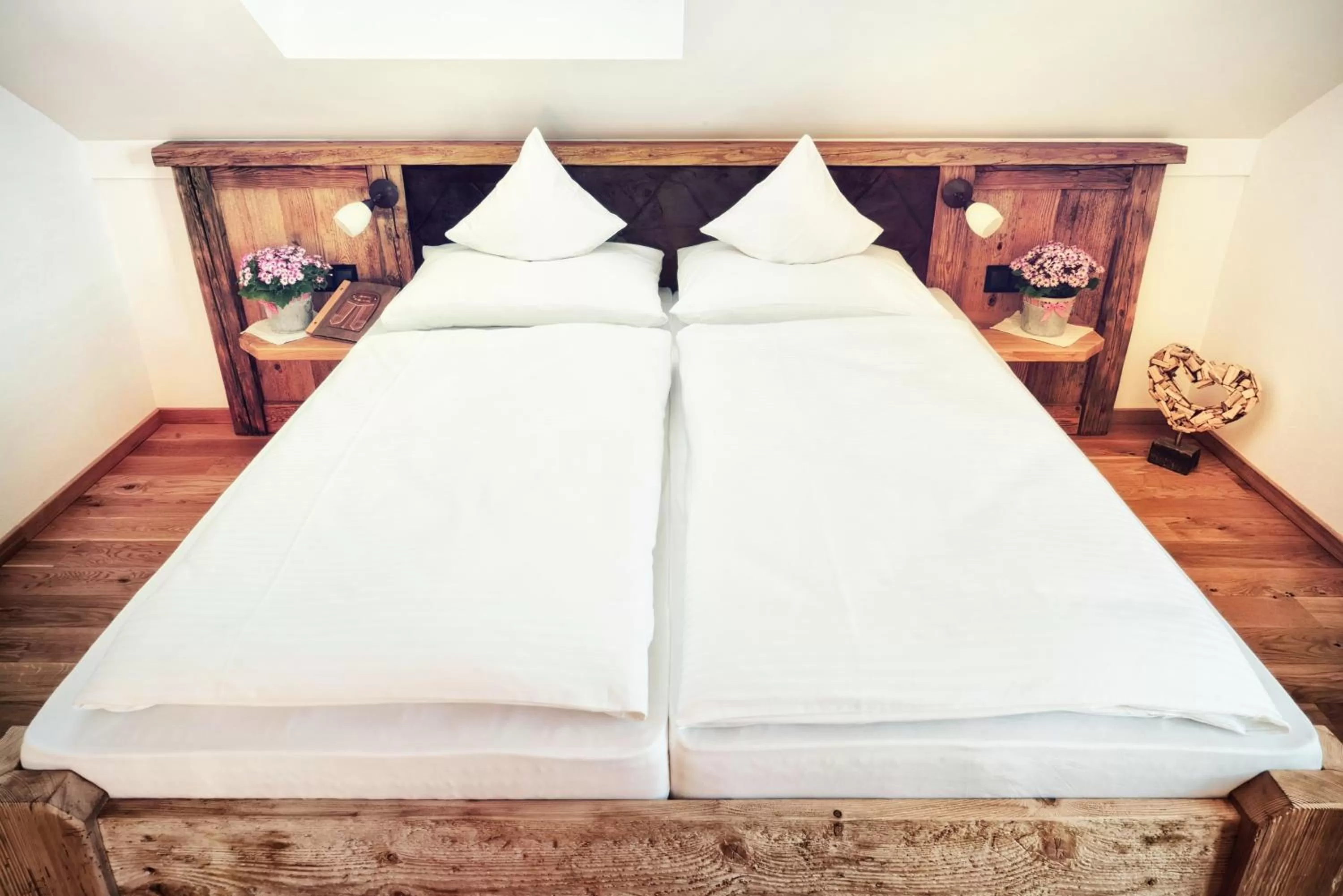 Bed in Gasthaus Georg Ludwig Maising