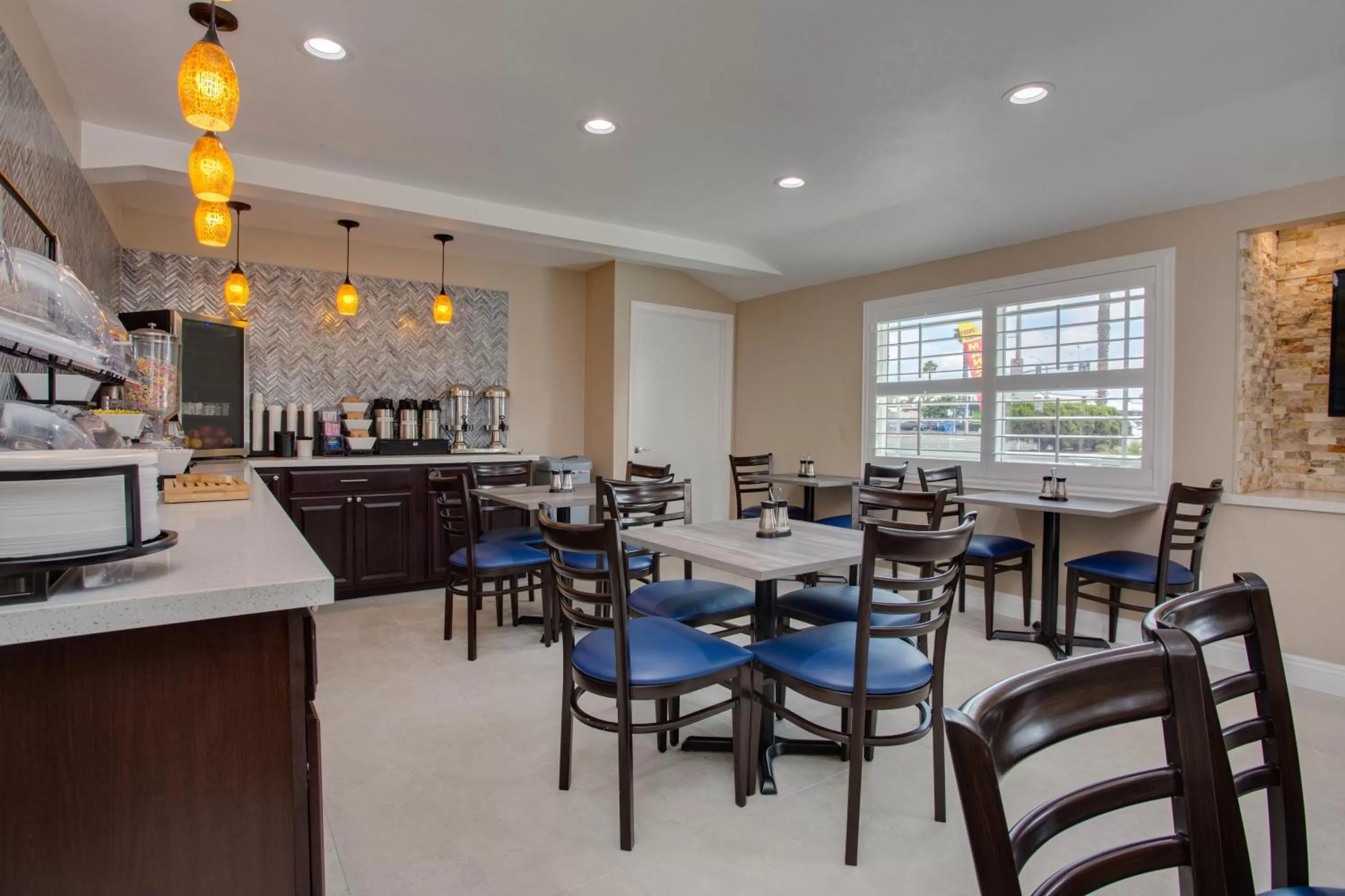 Breakfast in Quality Inn San Diego South - Chula Vista