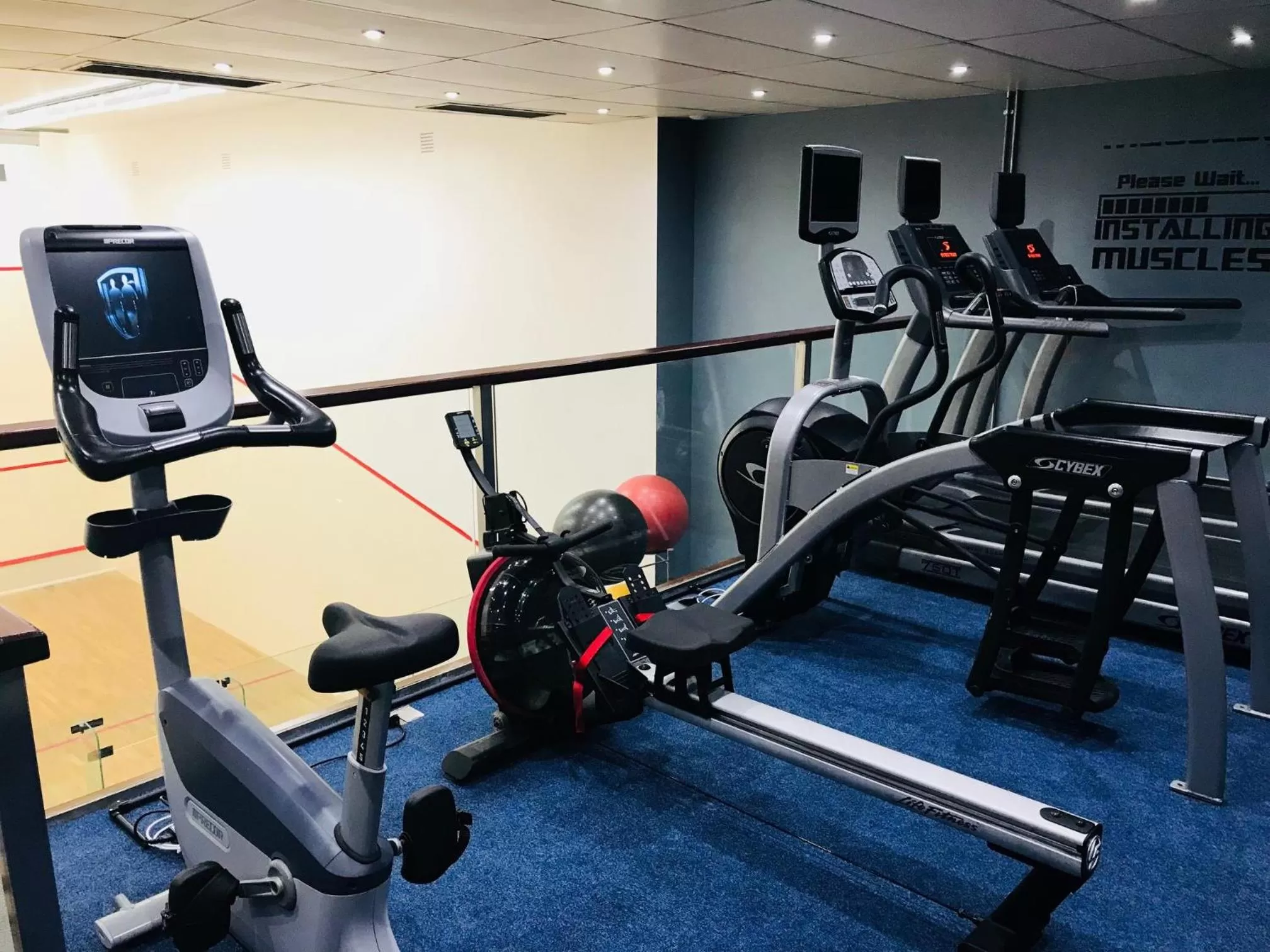 Swimming pool in Cumberland Hotel - OCEANA COLLECTION