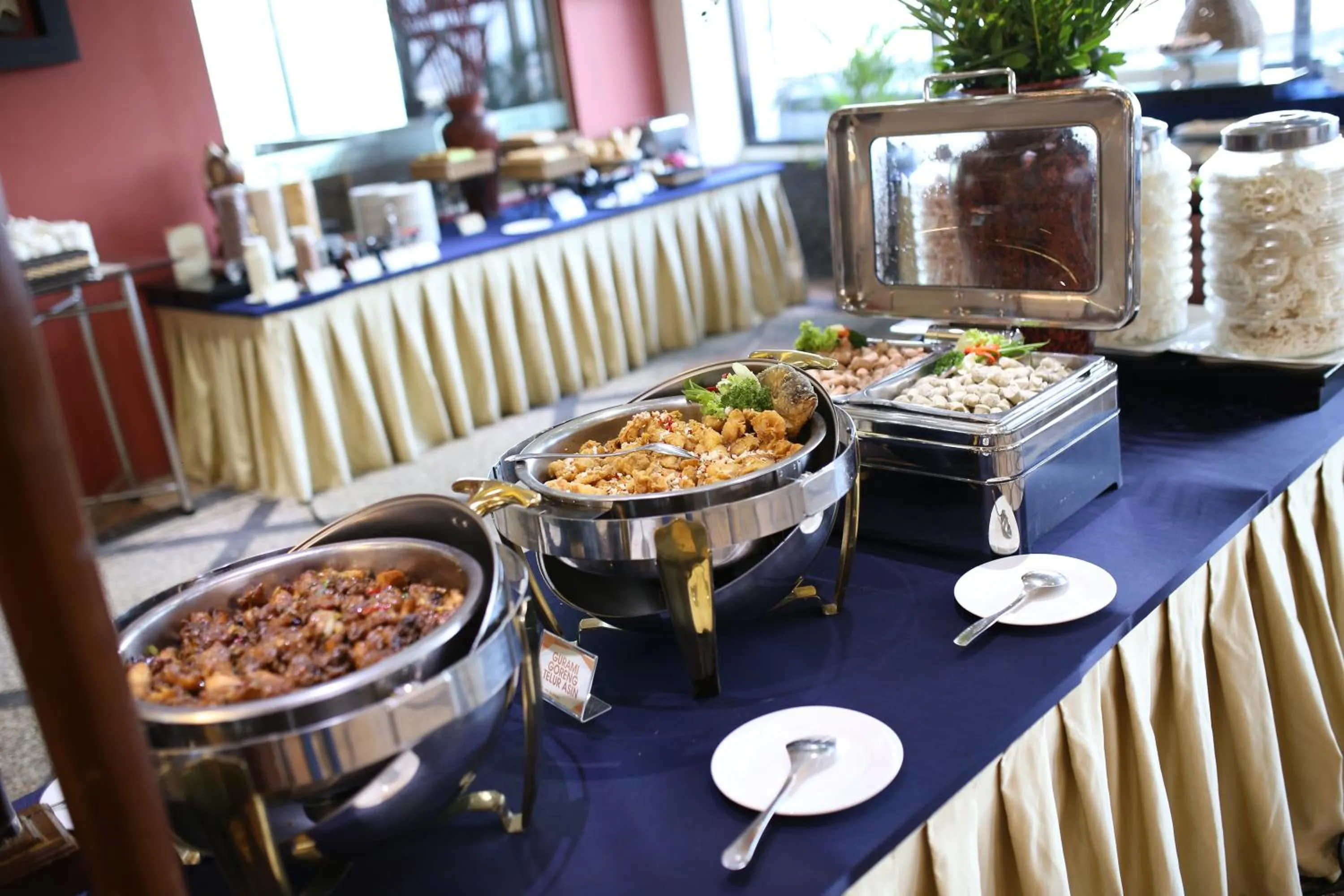 Breakfast in Aria Gajayana