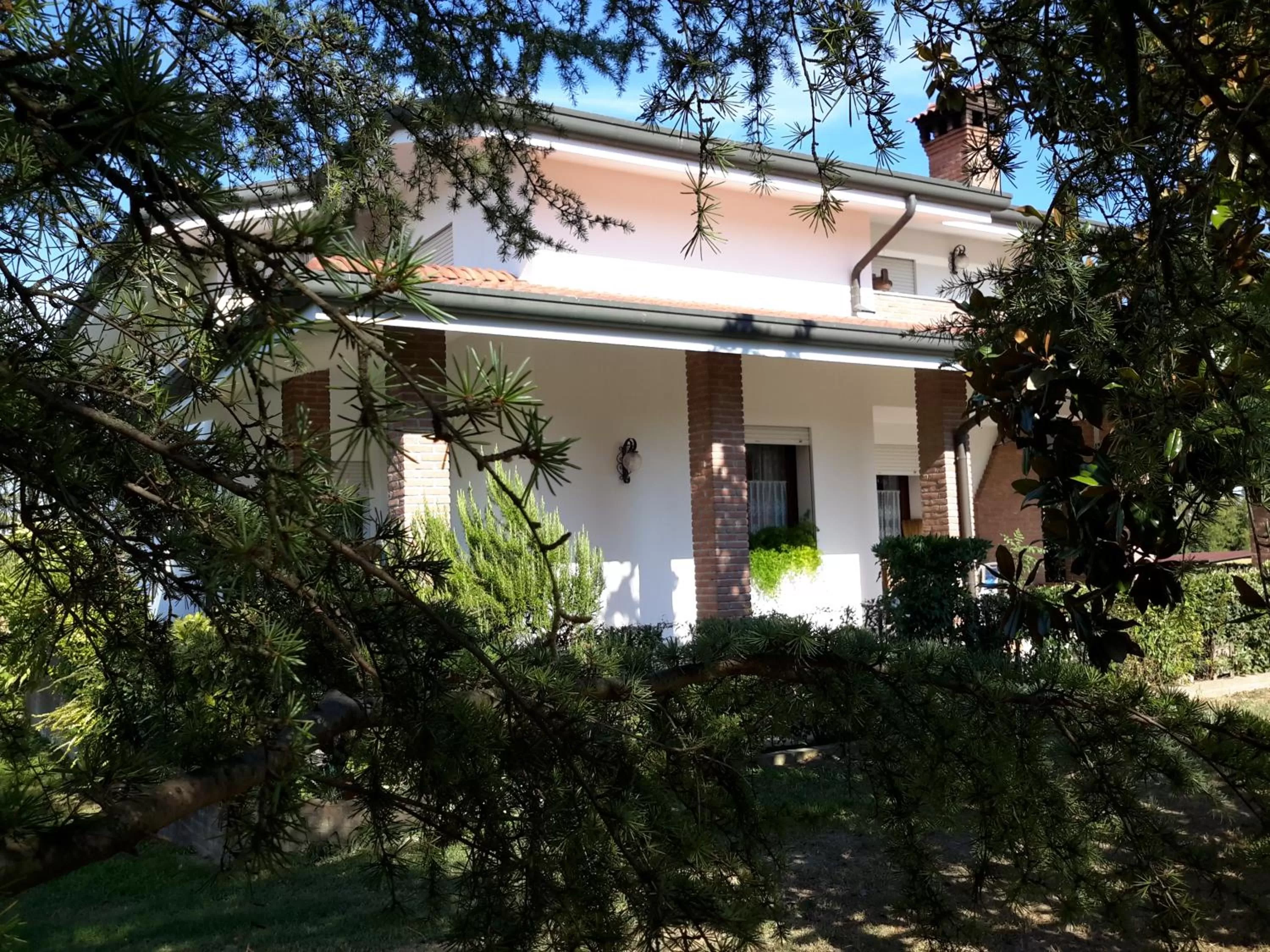Decorative detail, Property Building in B&B Amy&Julie