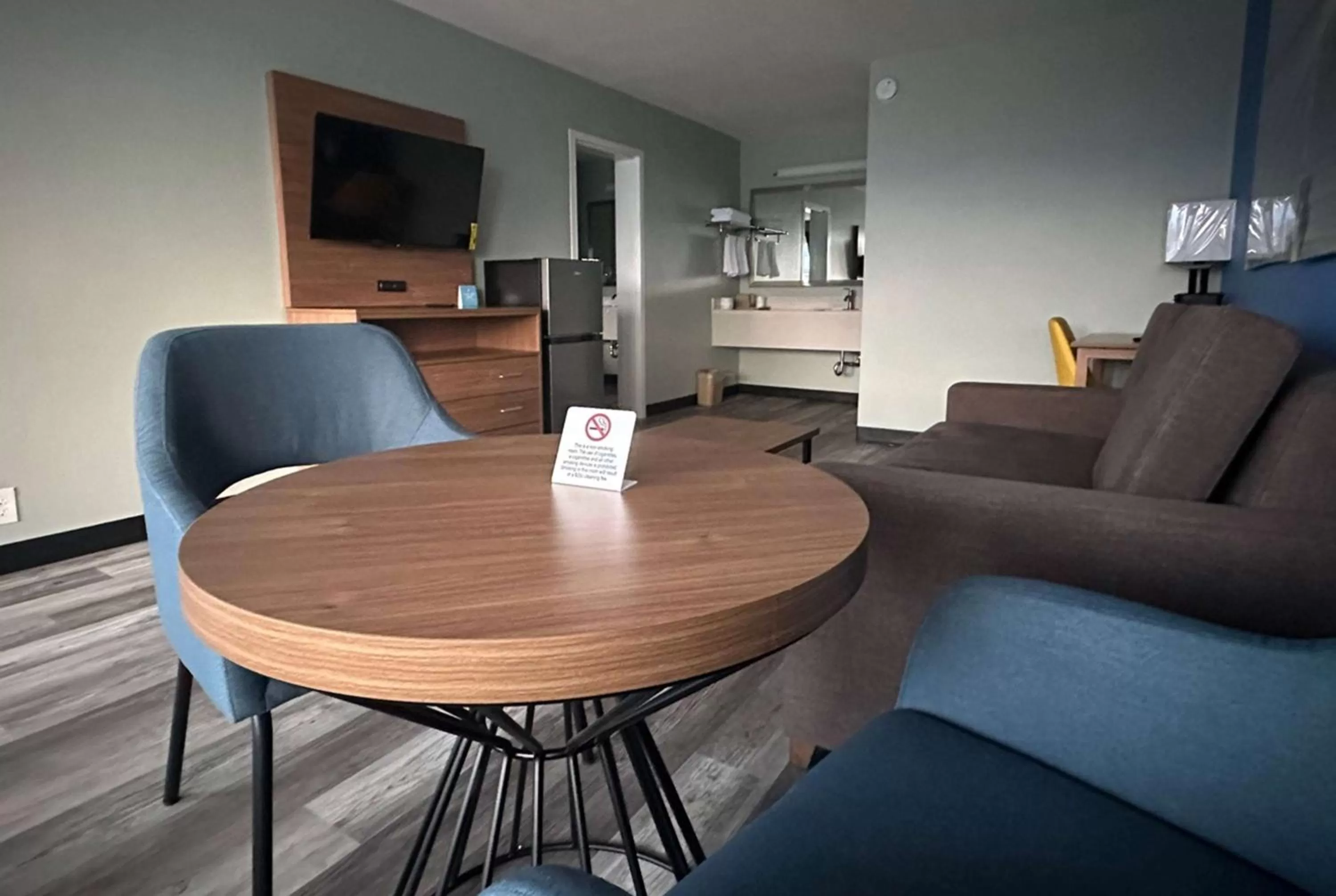 Photo of the whole room in Days Inn & Suites by Wyndham Jennings