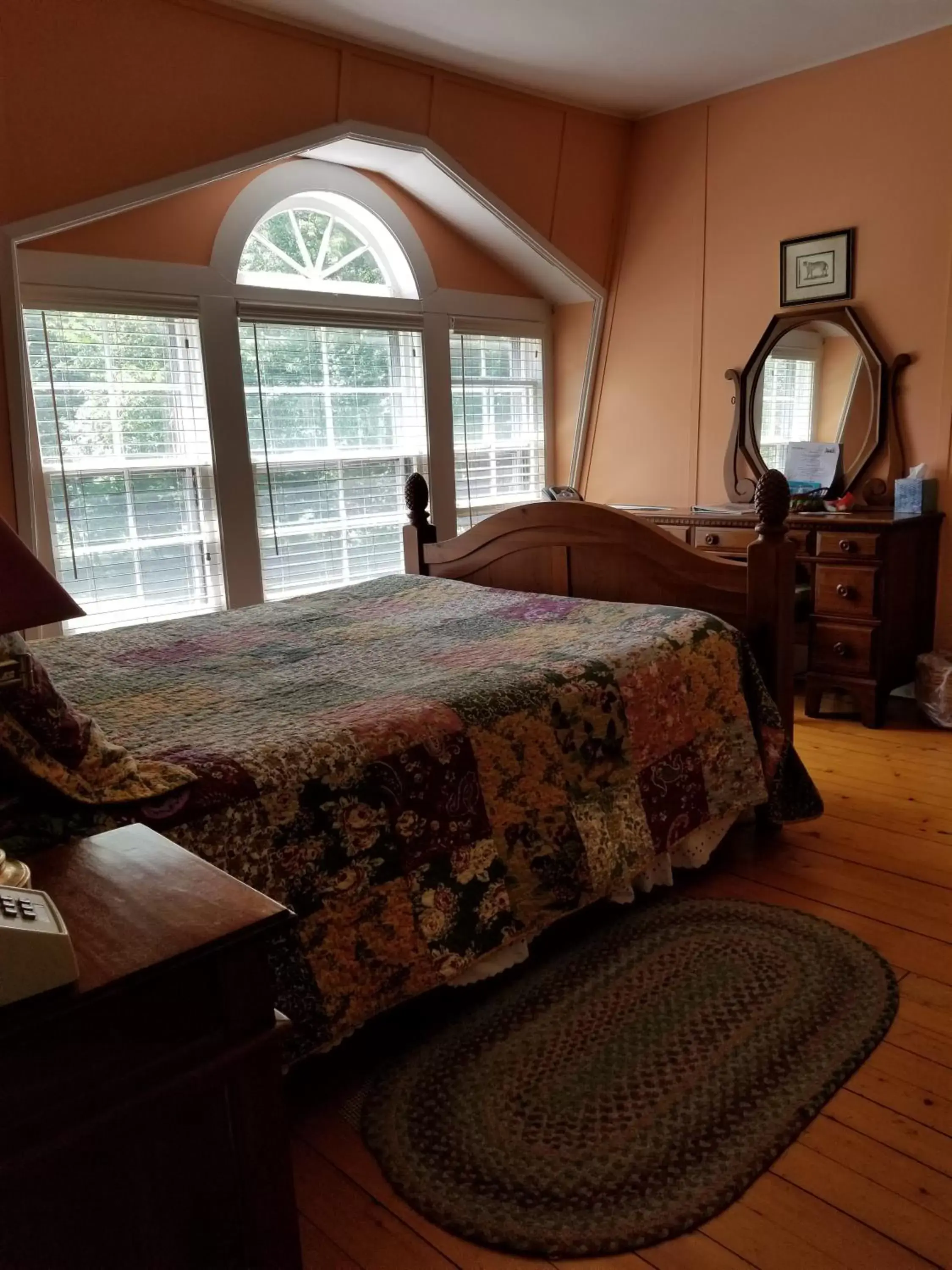 Double Room with Mountain View in Trails End Inn Double Room with Mountain View in Trails End Inn