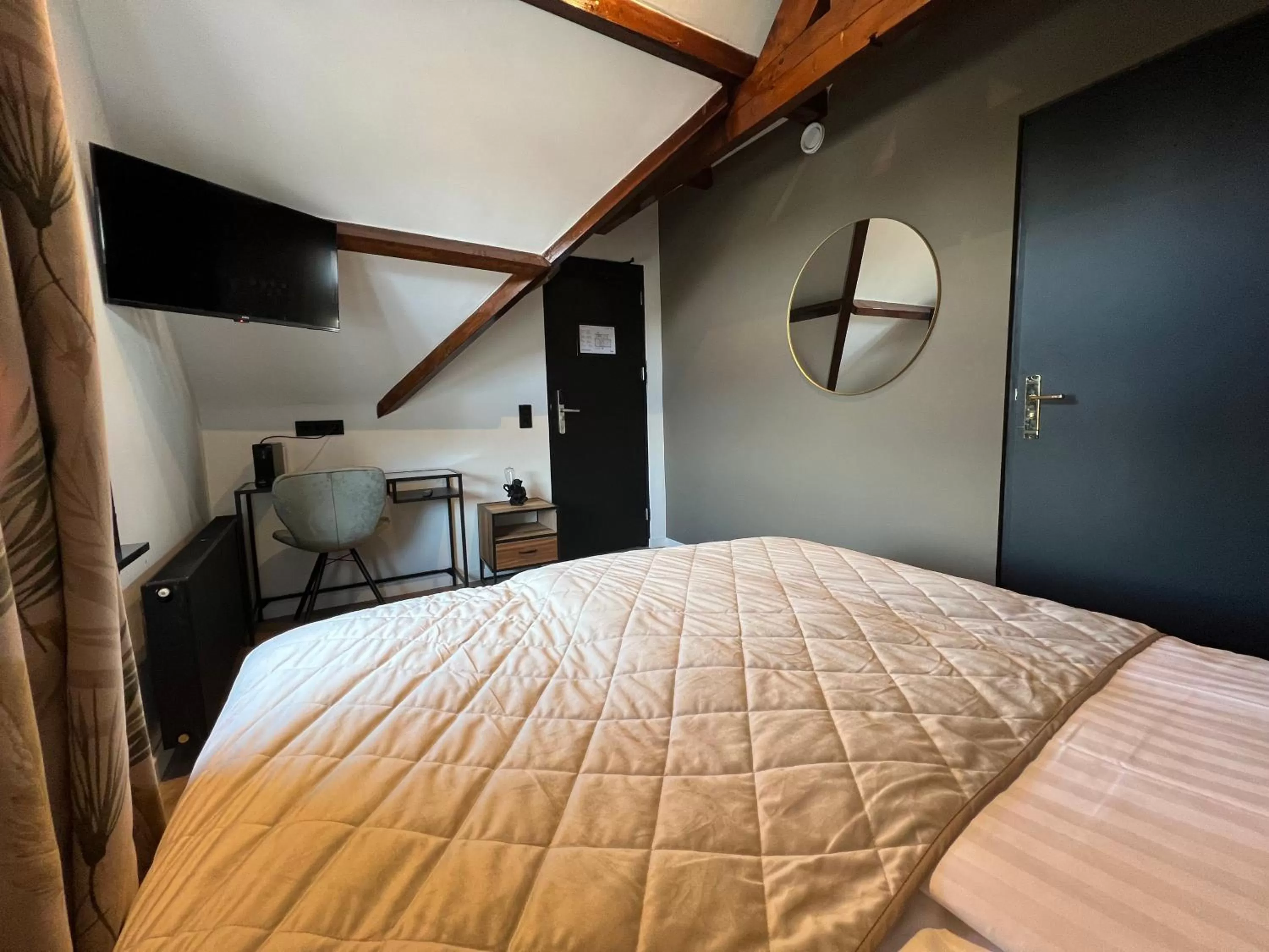 Photo of the whole room, Bed in Boutique Hotel de Kade Zaandam-Amsterdam