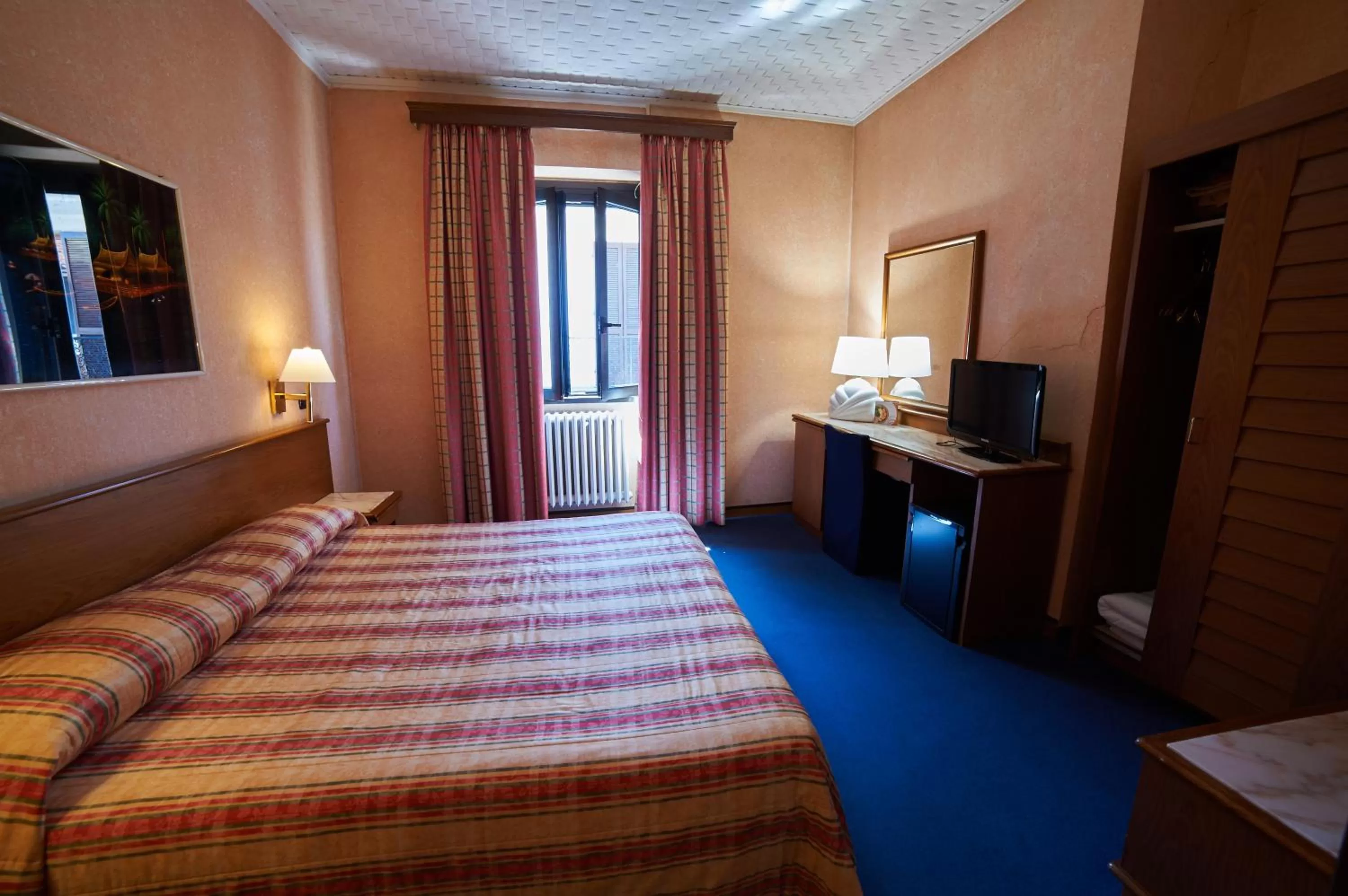 Standard Double Room with Lake/Square View in Hotel Giardino