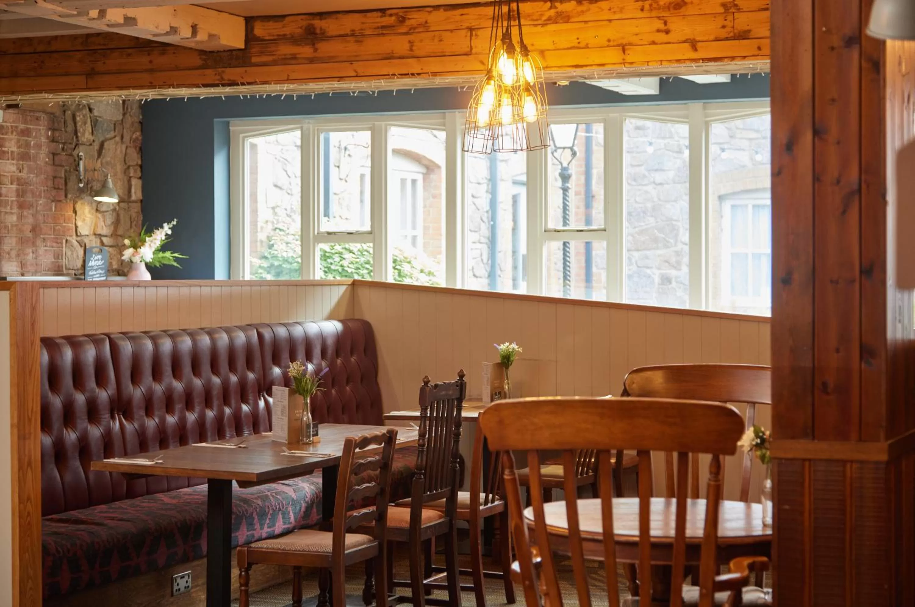 Restaurant/places to eat in Fieldhead Hotel by Greene King Inns