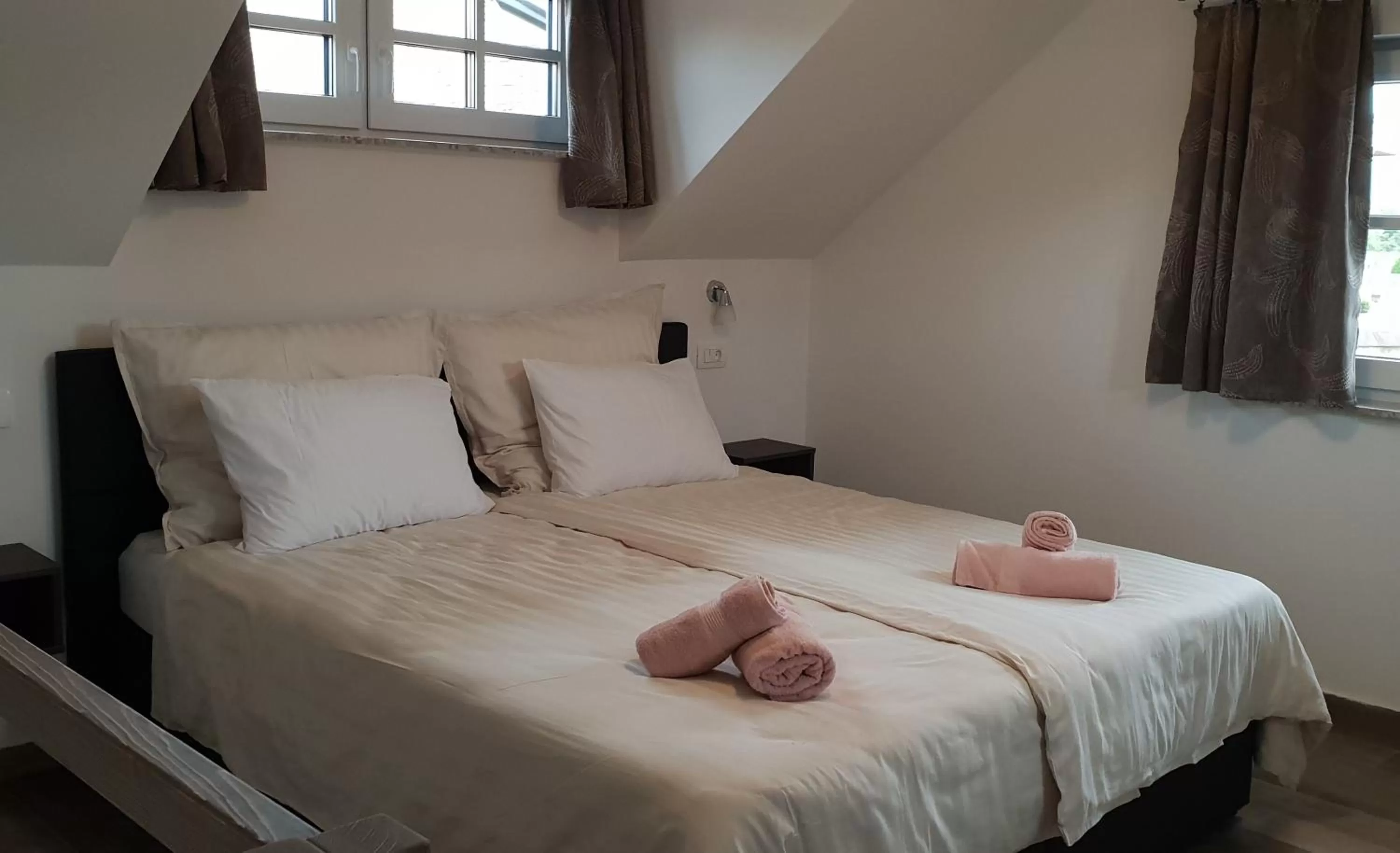 Garden view, Bed in B&B Vidmar, Lesce-Bled