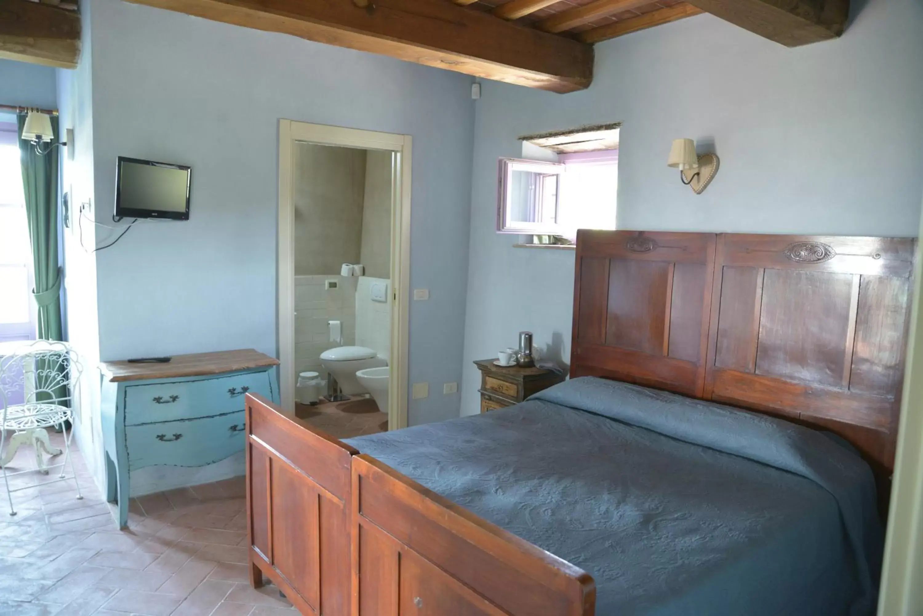 Classic Double or Twin Room in Casa Fontanino Classic Double or Twin Room in Casa Fontanino