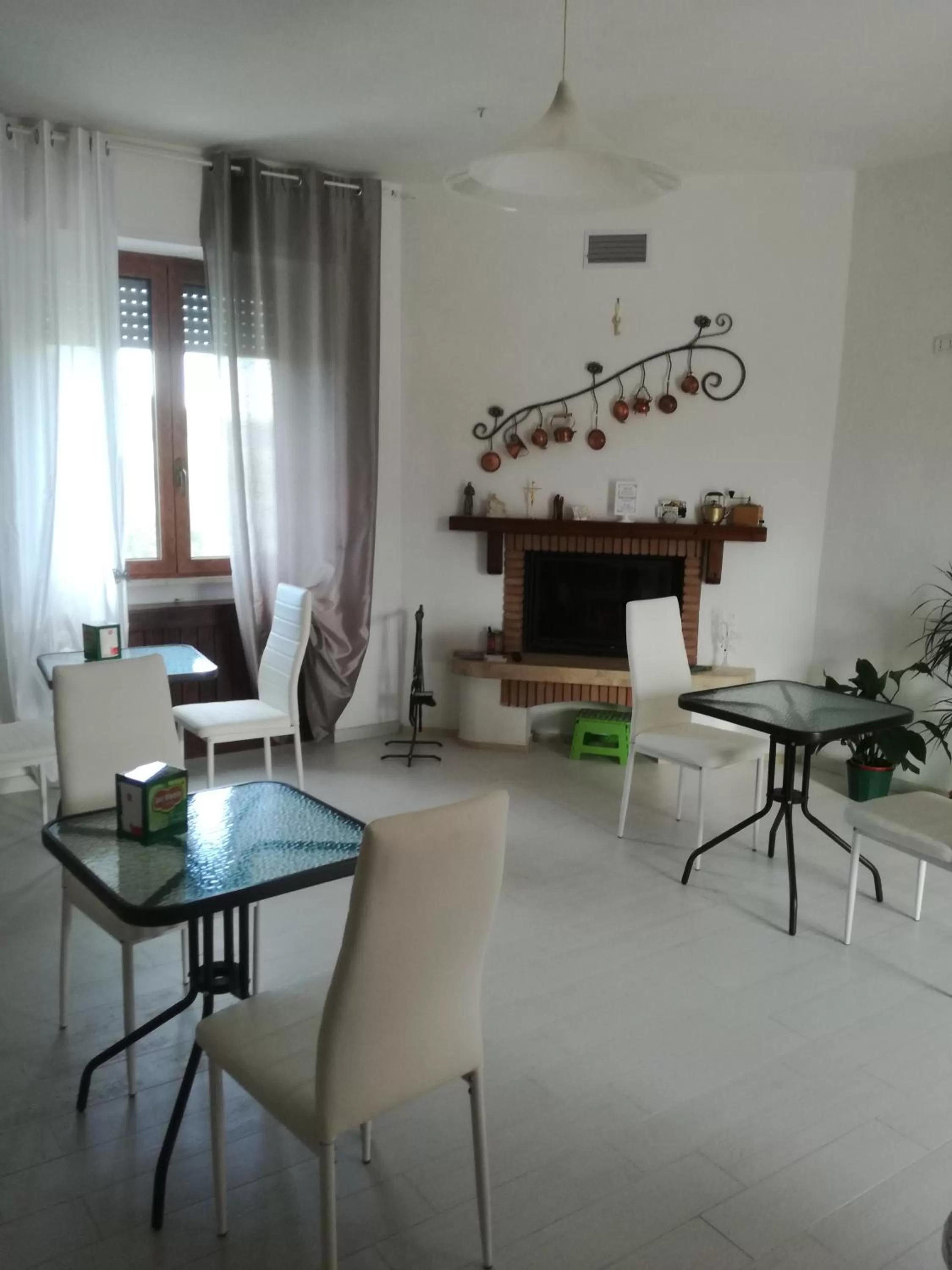 Dining area in B&B Pozzo Innamorato