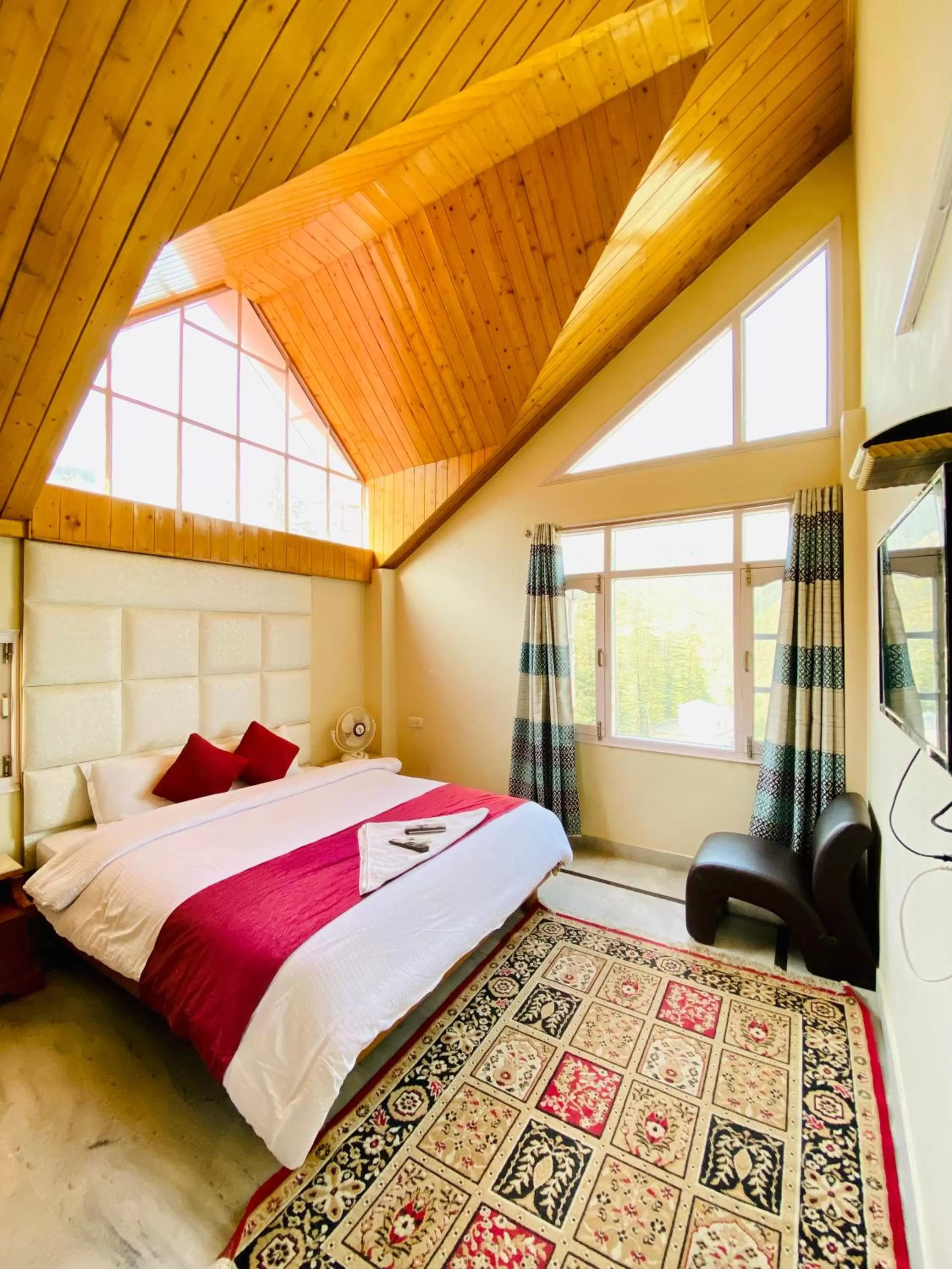 Bedroom, Bed in Sai Cottage Shimla