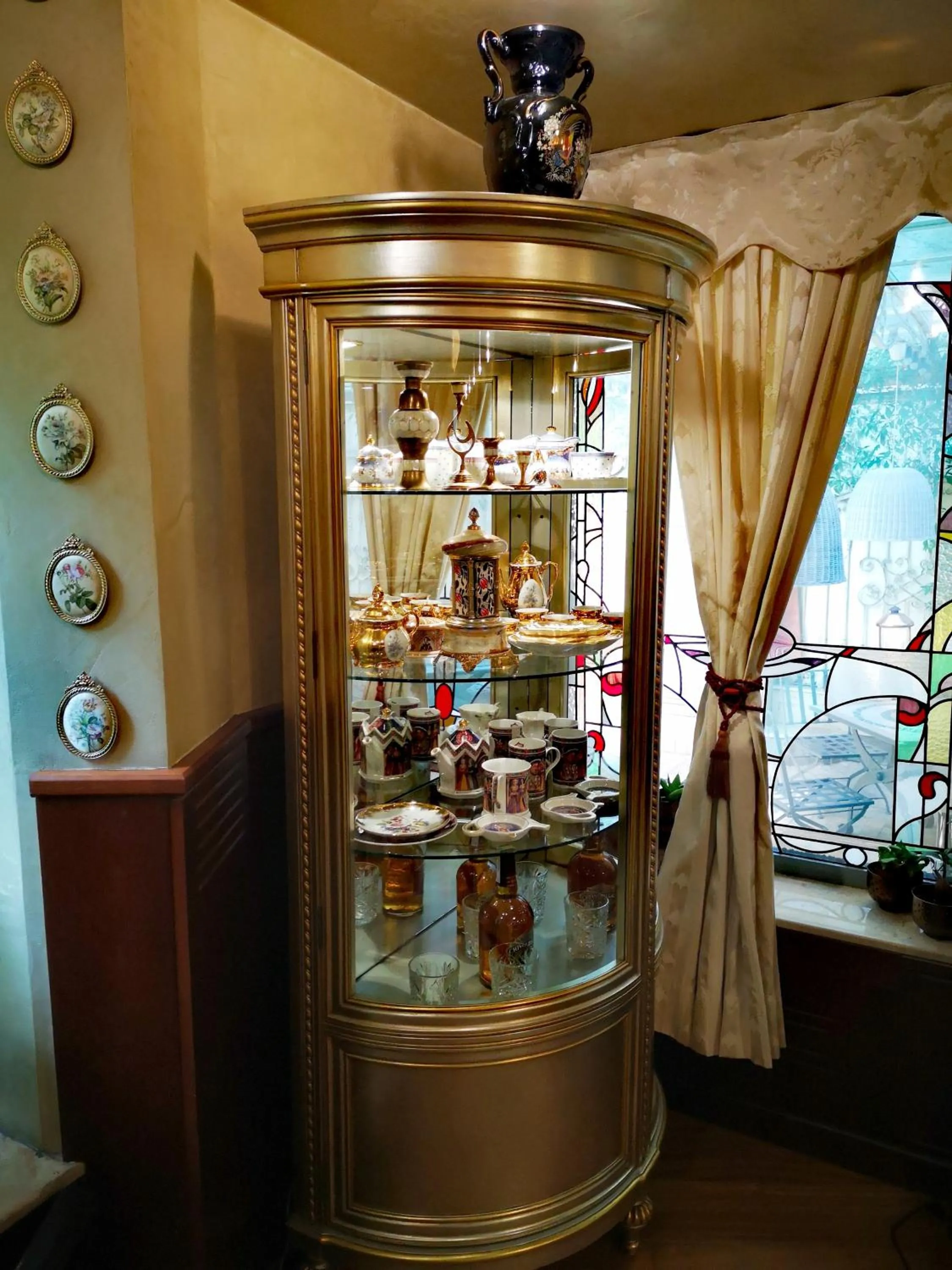 Lobby or reception in Meg-Lozenetz Hotel