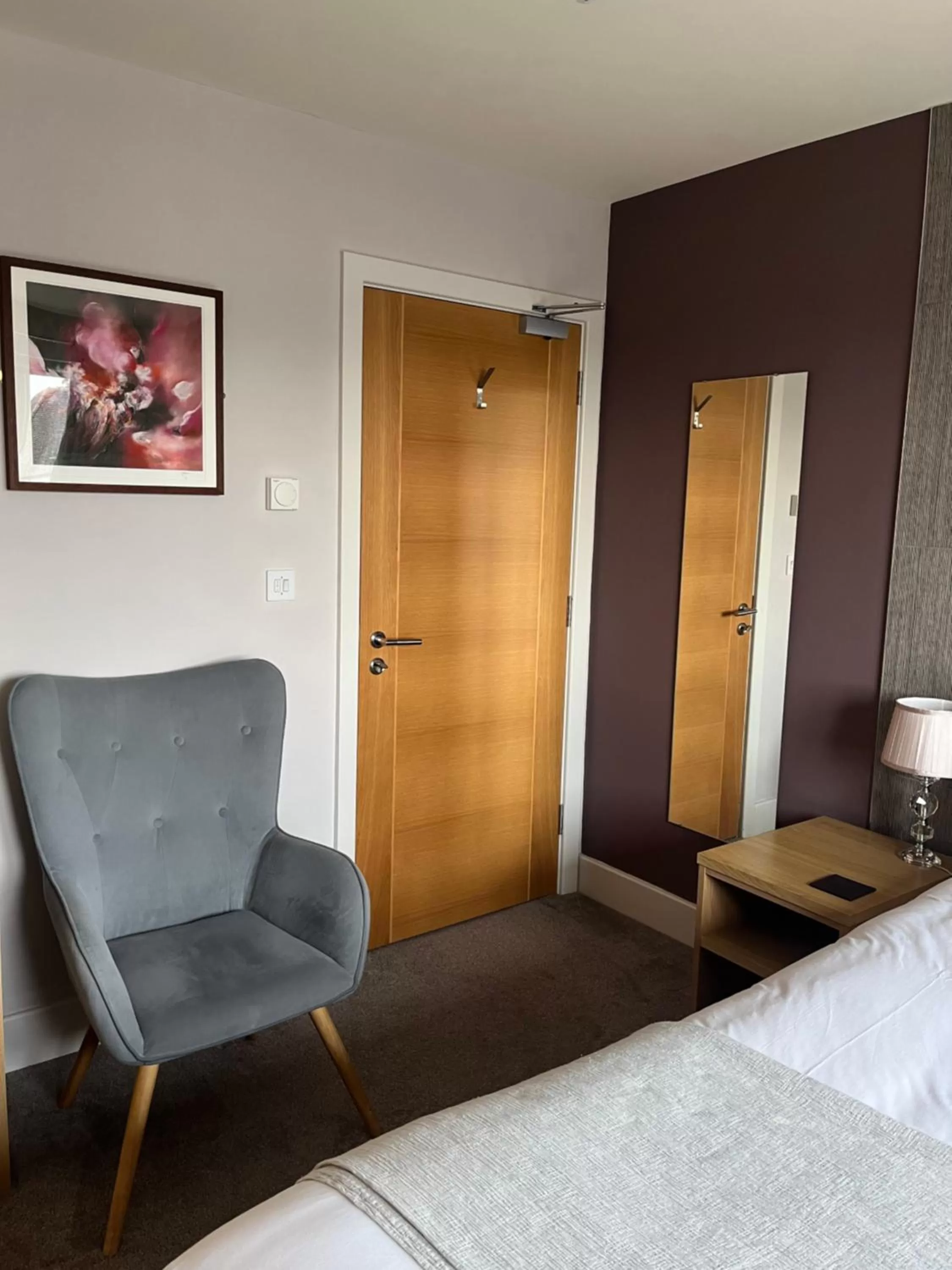 Bed in Rose and Crown