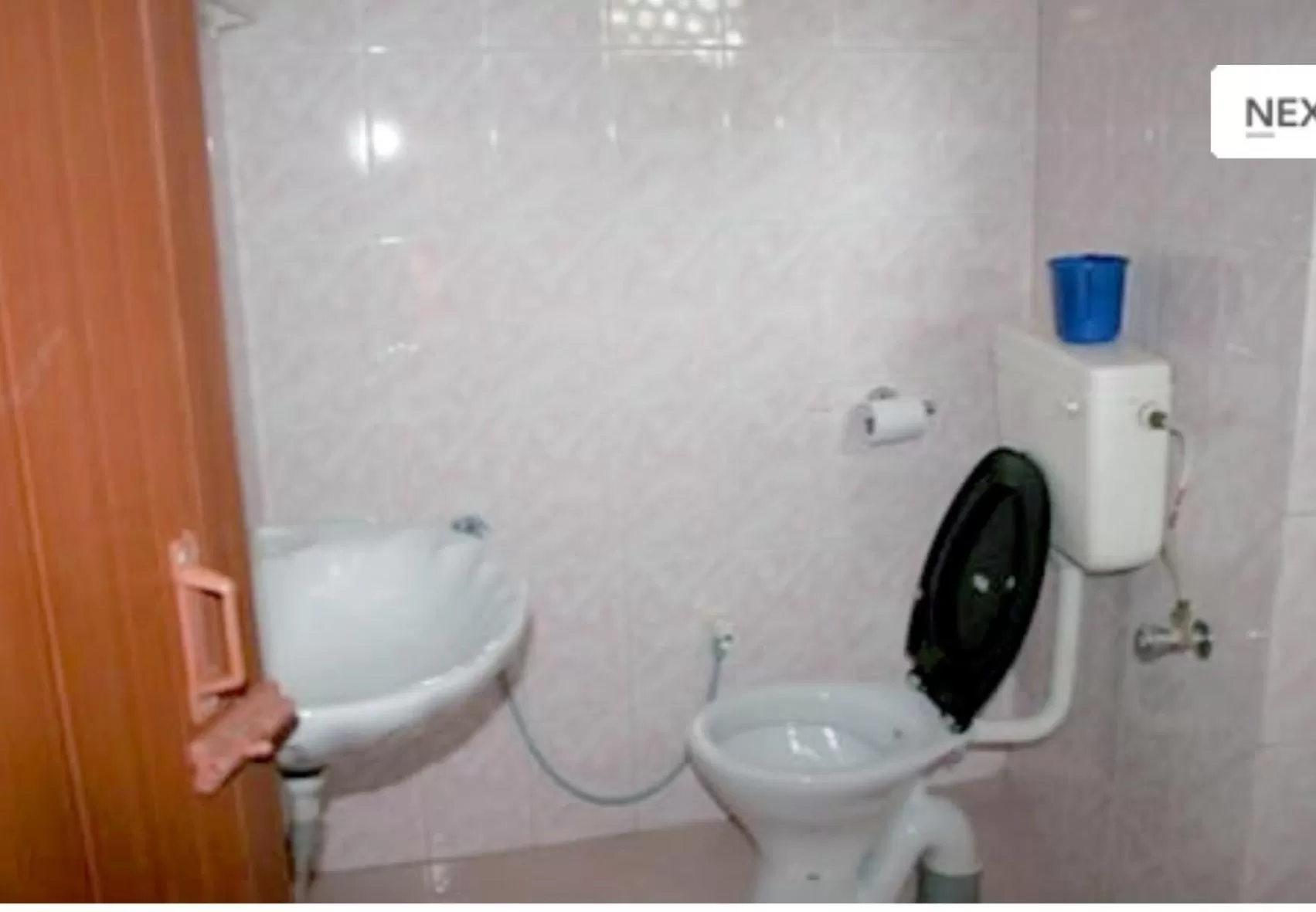 Shower, Bathroom in Anandan Tourist Home