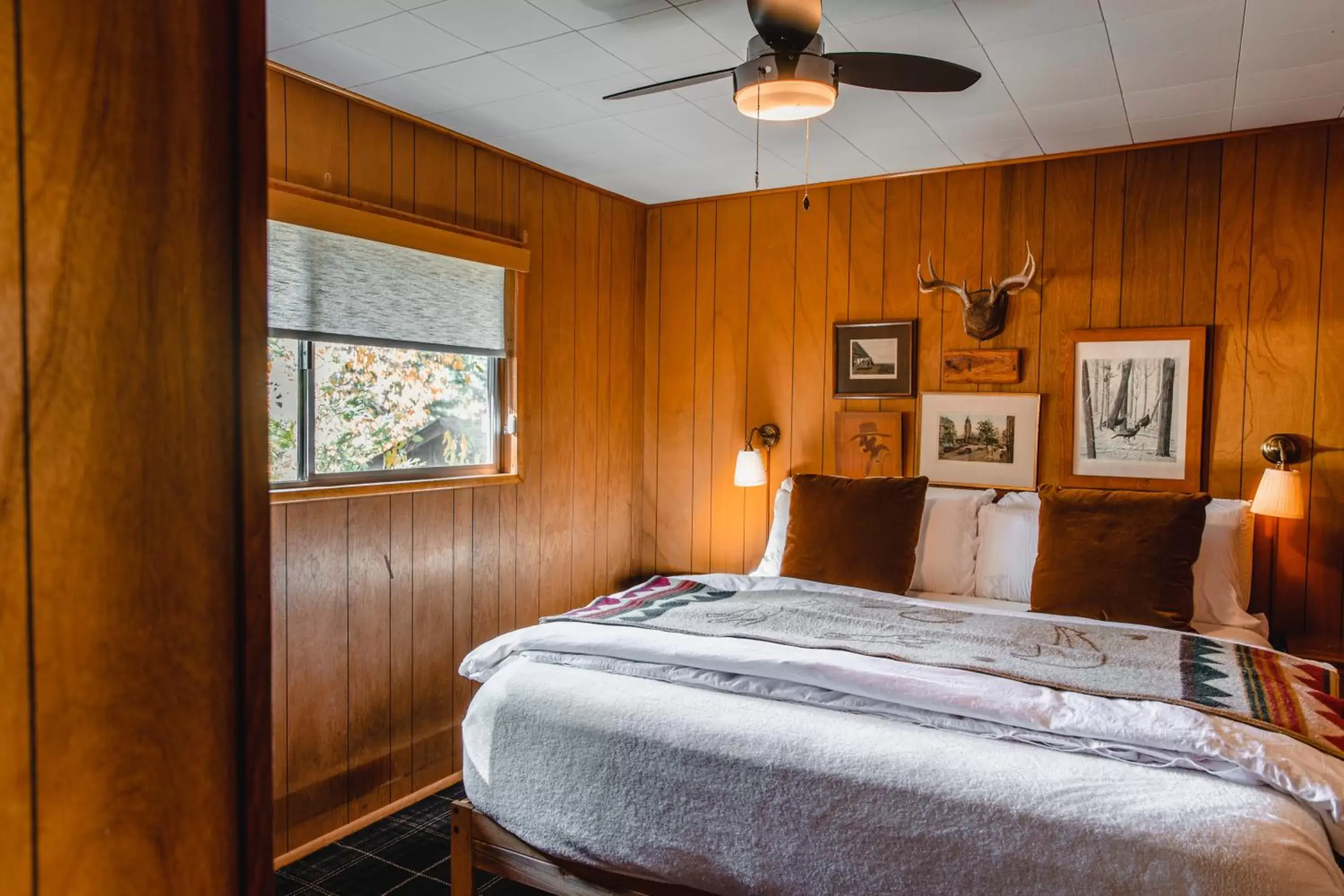 Large Double Room in The Fireside Inn Large Double Room in The Fireside Inn