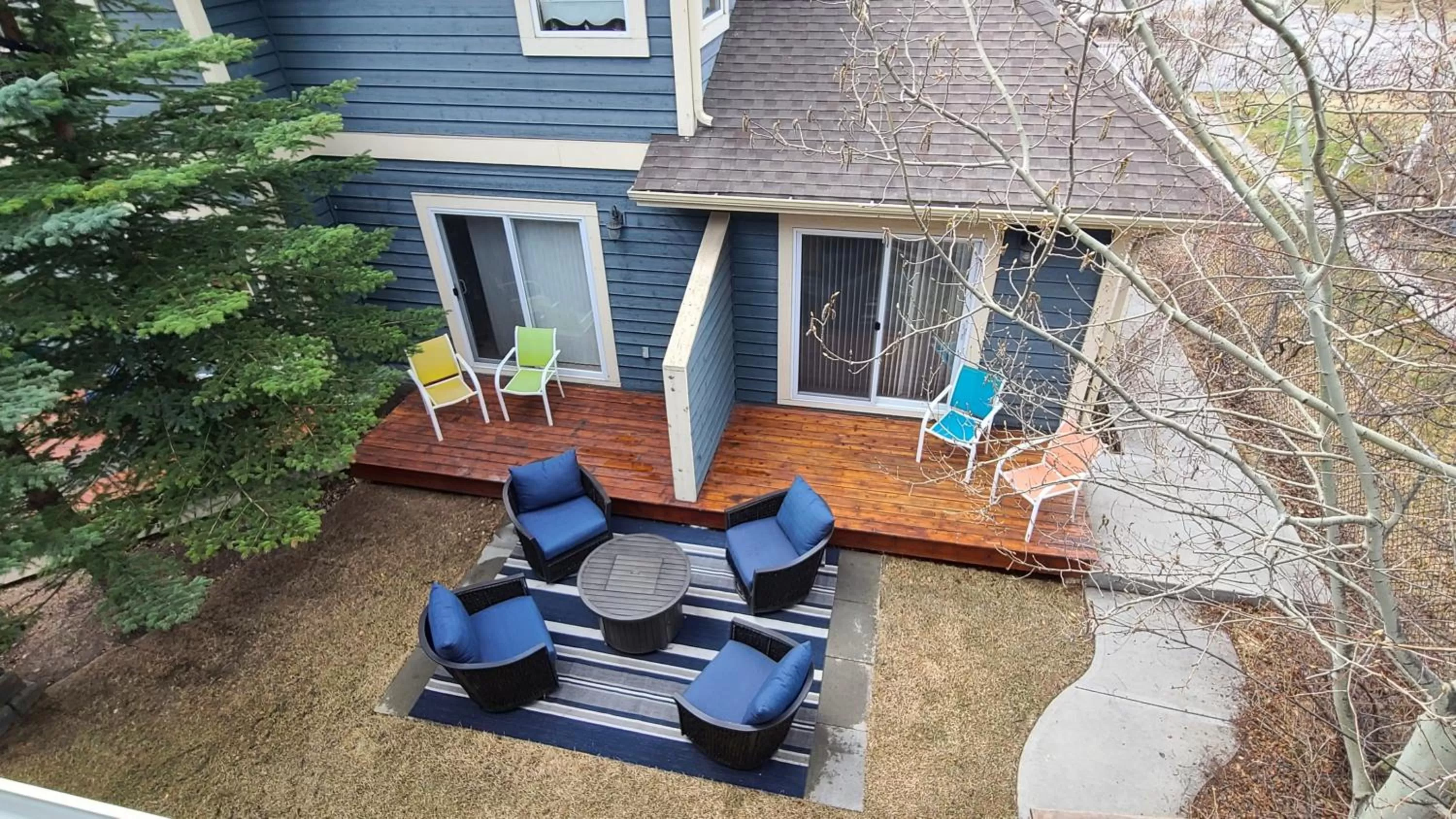 Patio in The Poplar Inn