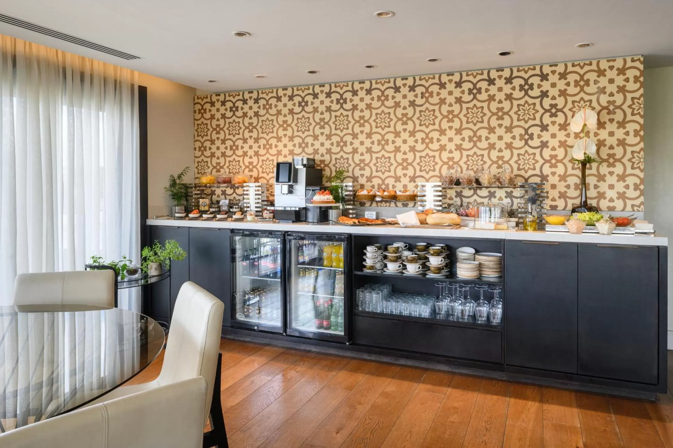 Lounge or bar in Orient by Isrotel Exclusive