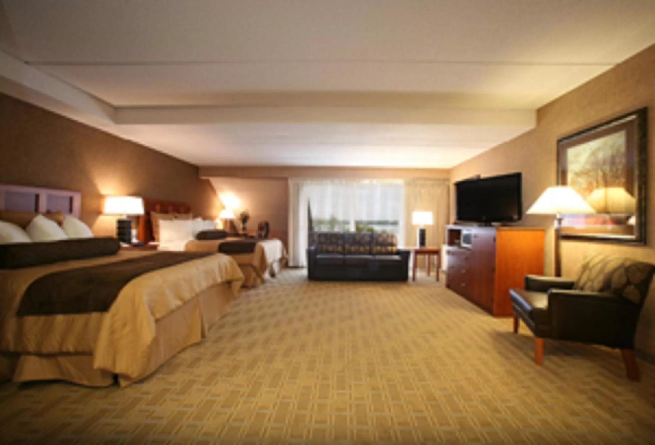 Photo of the whole room, Bed in Arrowwood Resort Hotel and Conference Center - Alexandria