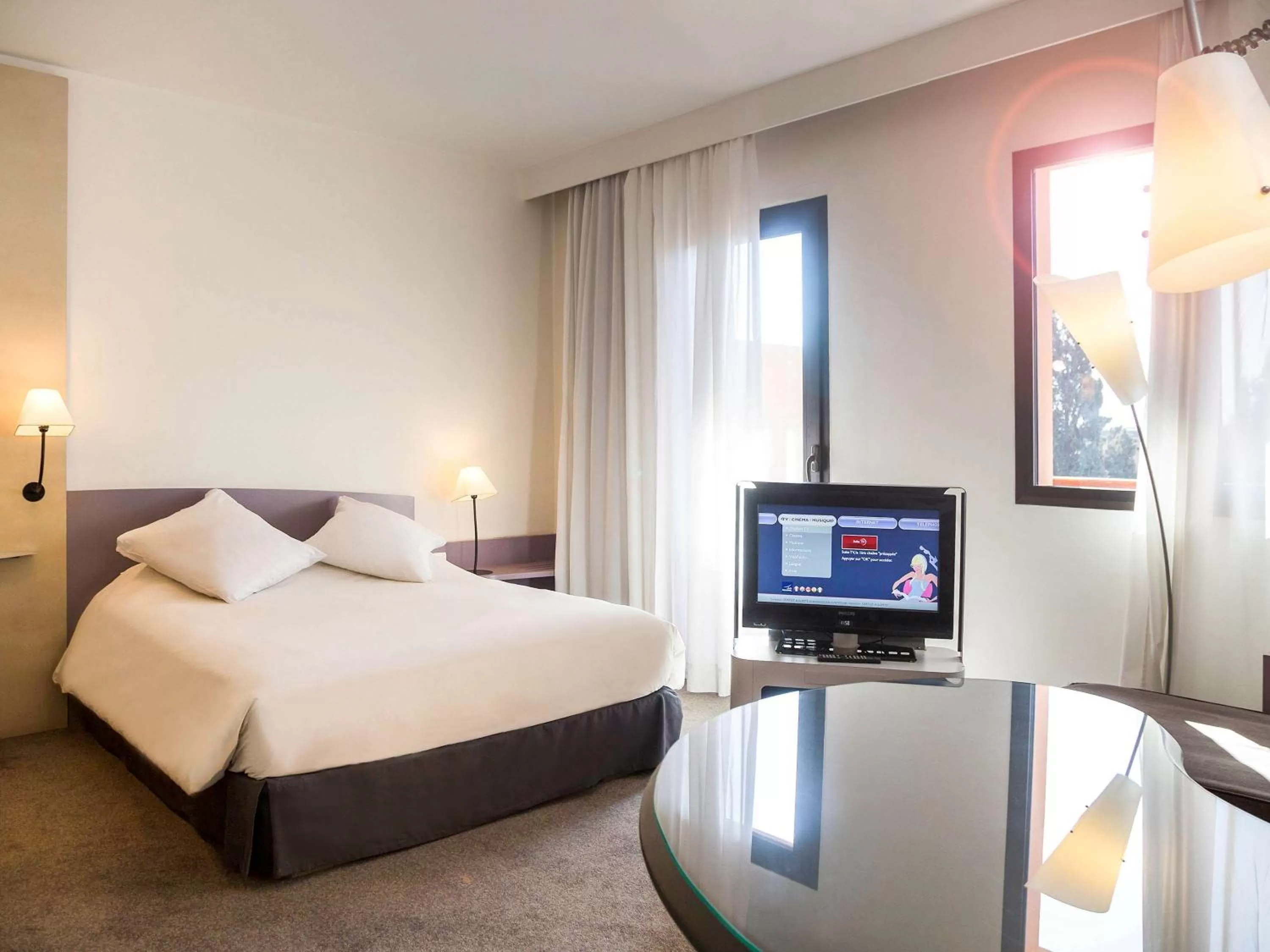 Superior Double Room with Sofa and City View in Novotel Marrakech Hivernage
