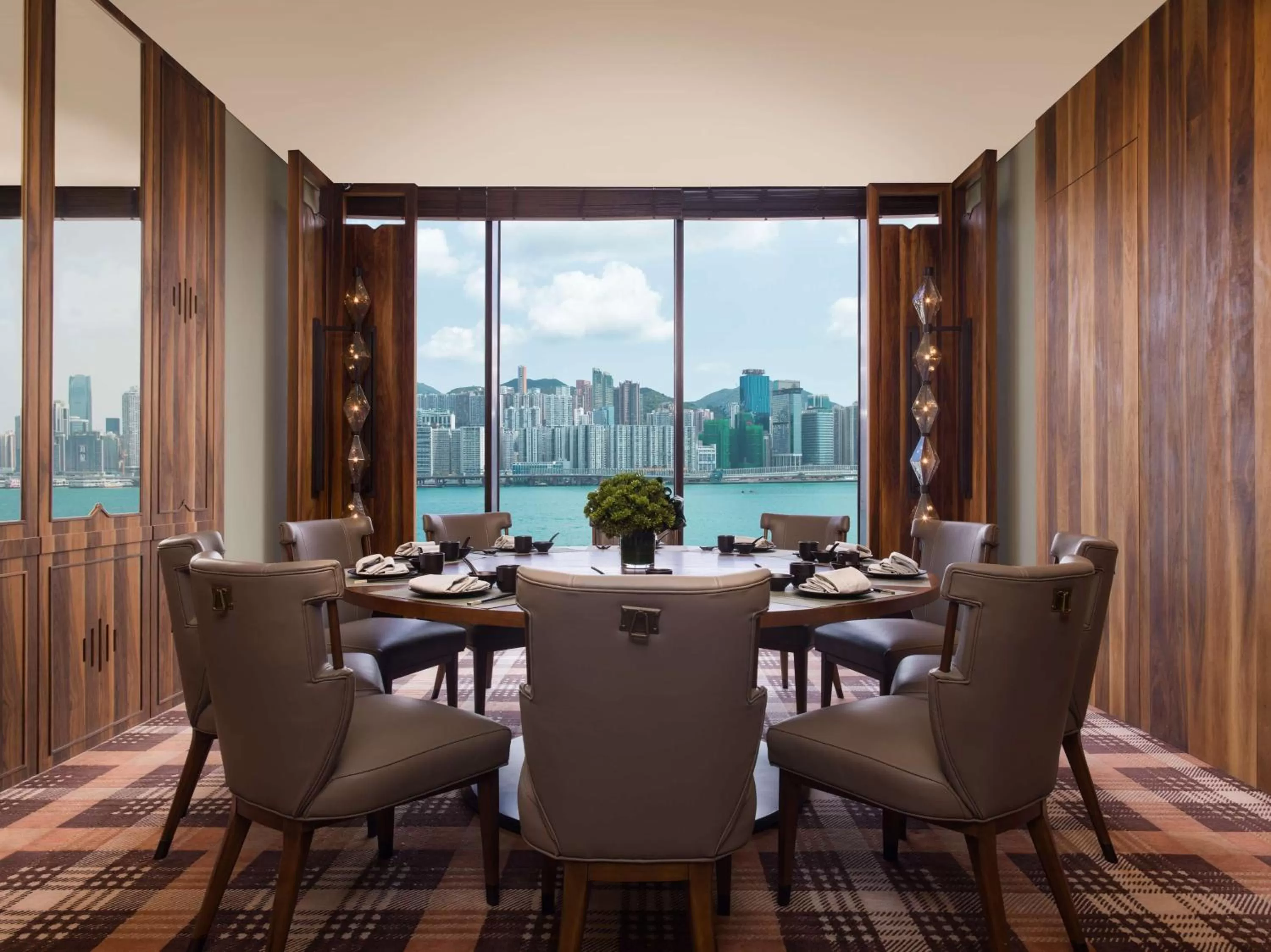 Restaurant/places to eat in Kerry Hotel Hong Kong by Shangri-la