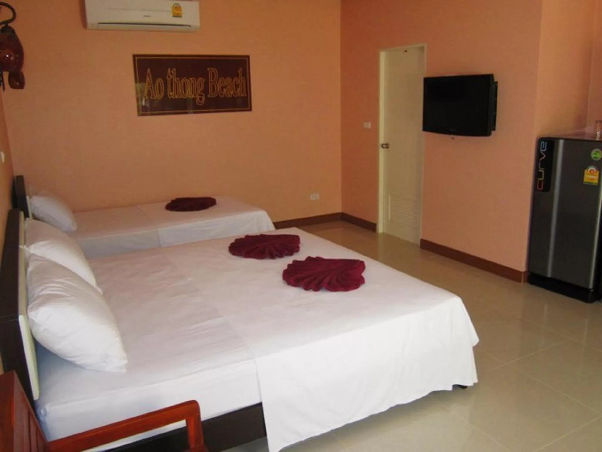 Bed in Ao Thong beach Bungalows