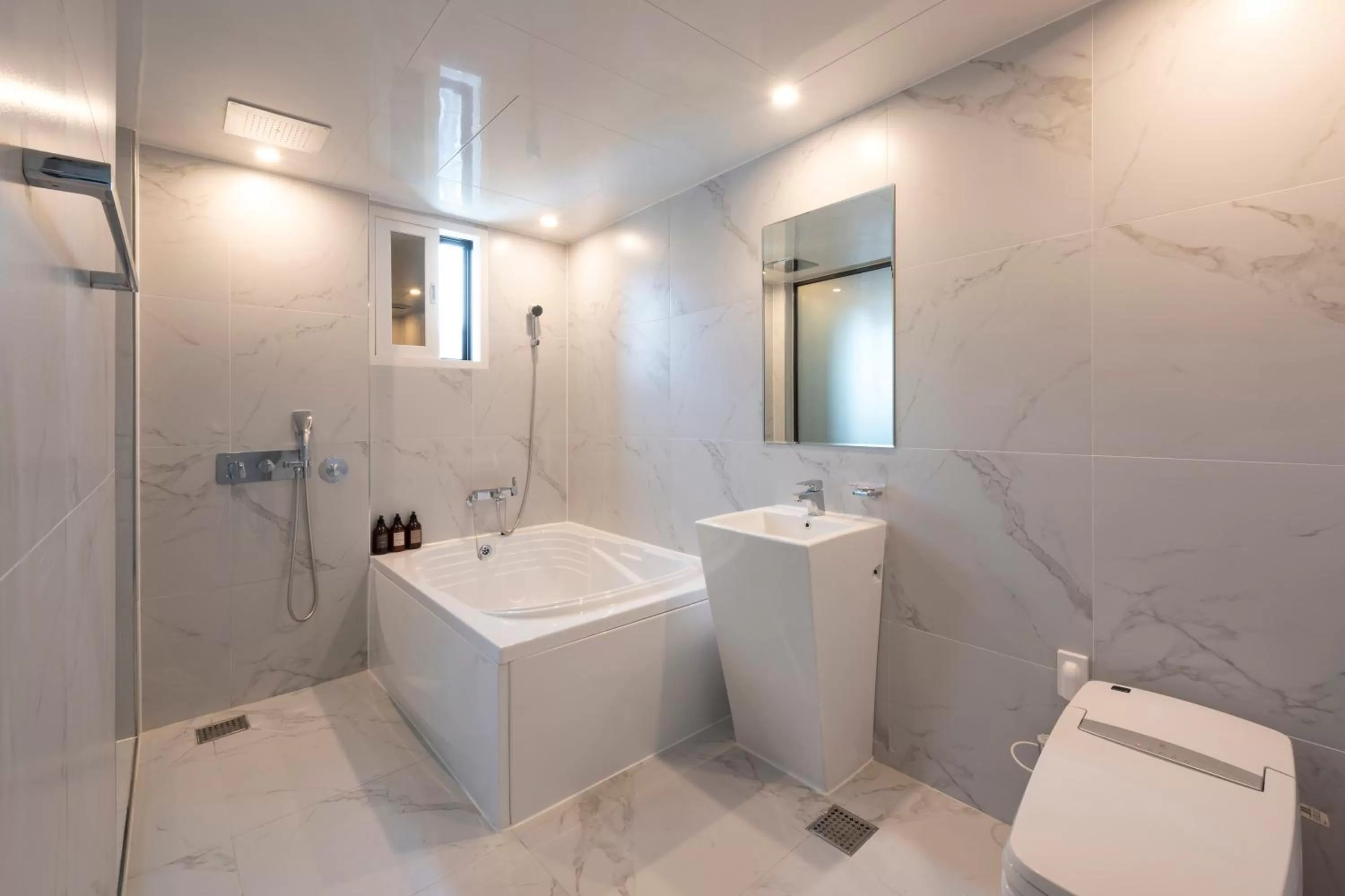 Seomyeon Brown-dot hotel Gold