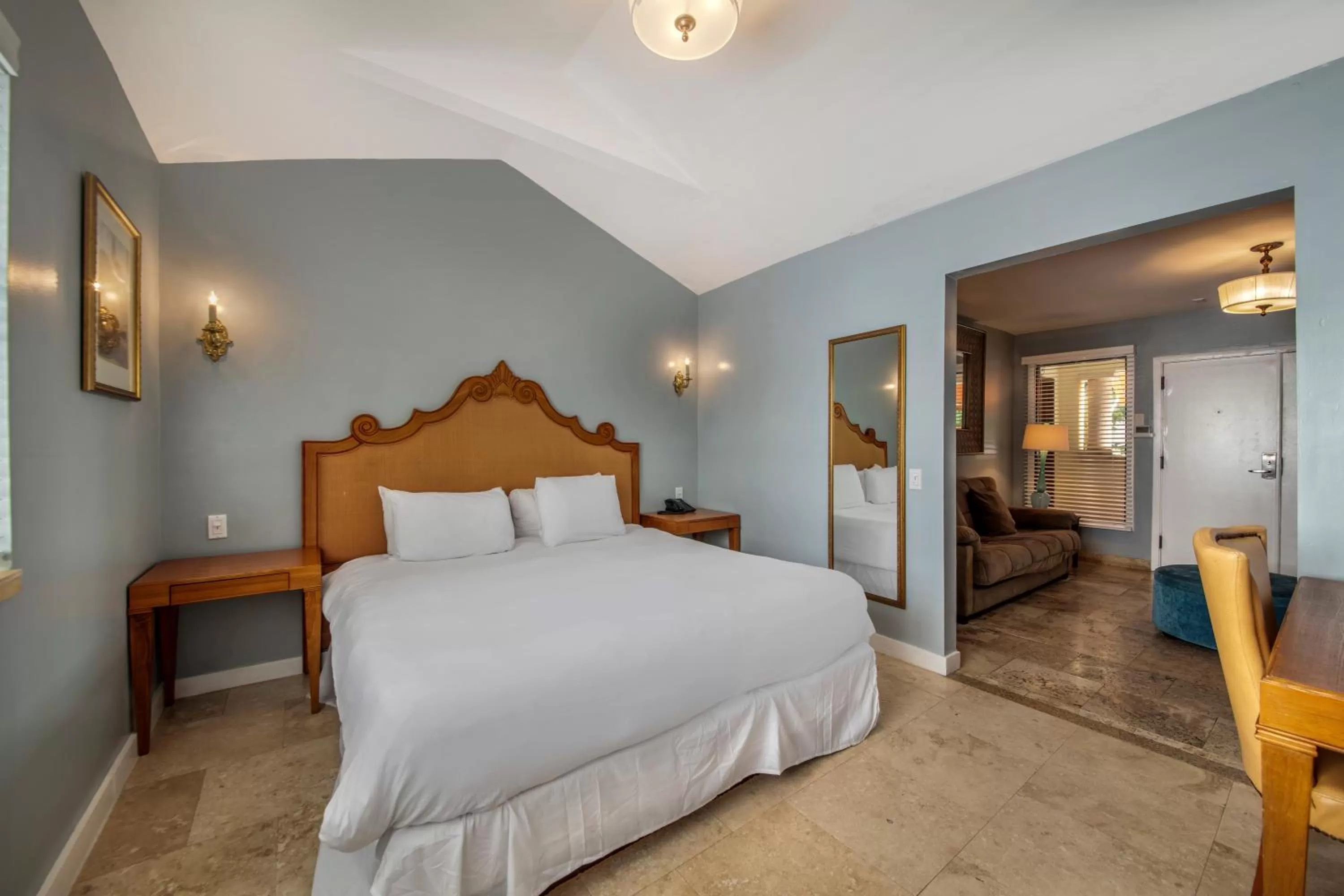 Bed in Hotel Impala by LuxUrban