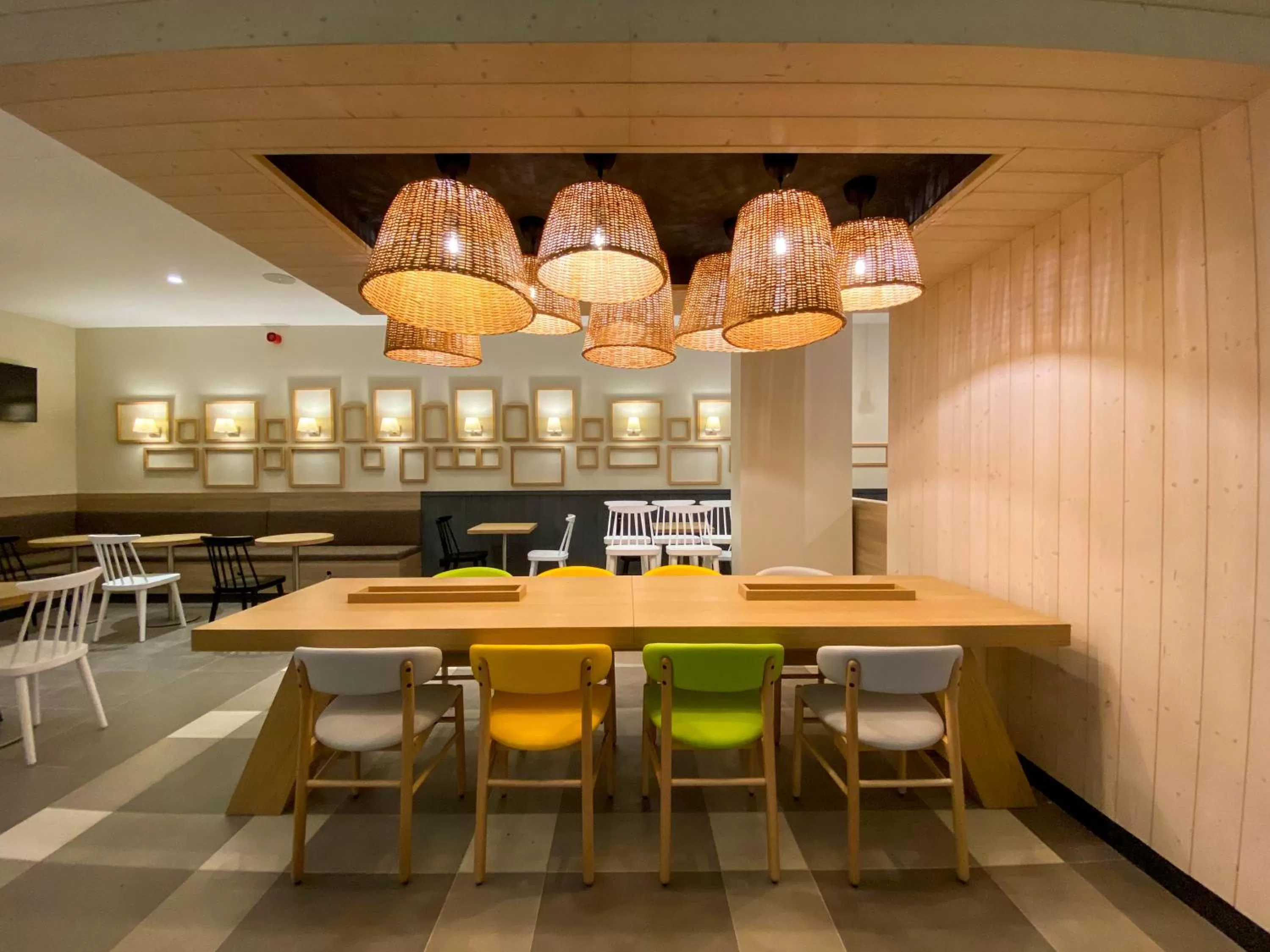 Lounge or bar in Campanile Caldas da Rainha