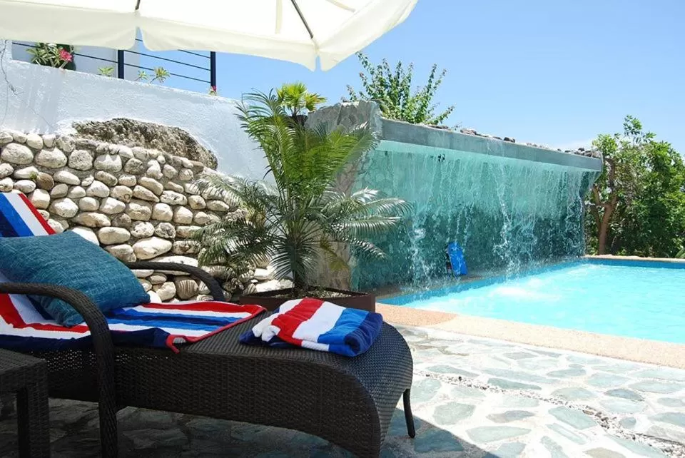 Swimming pool in Panorama de Argao Boutique Resort