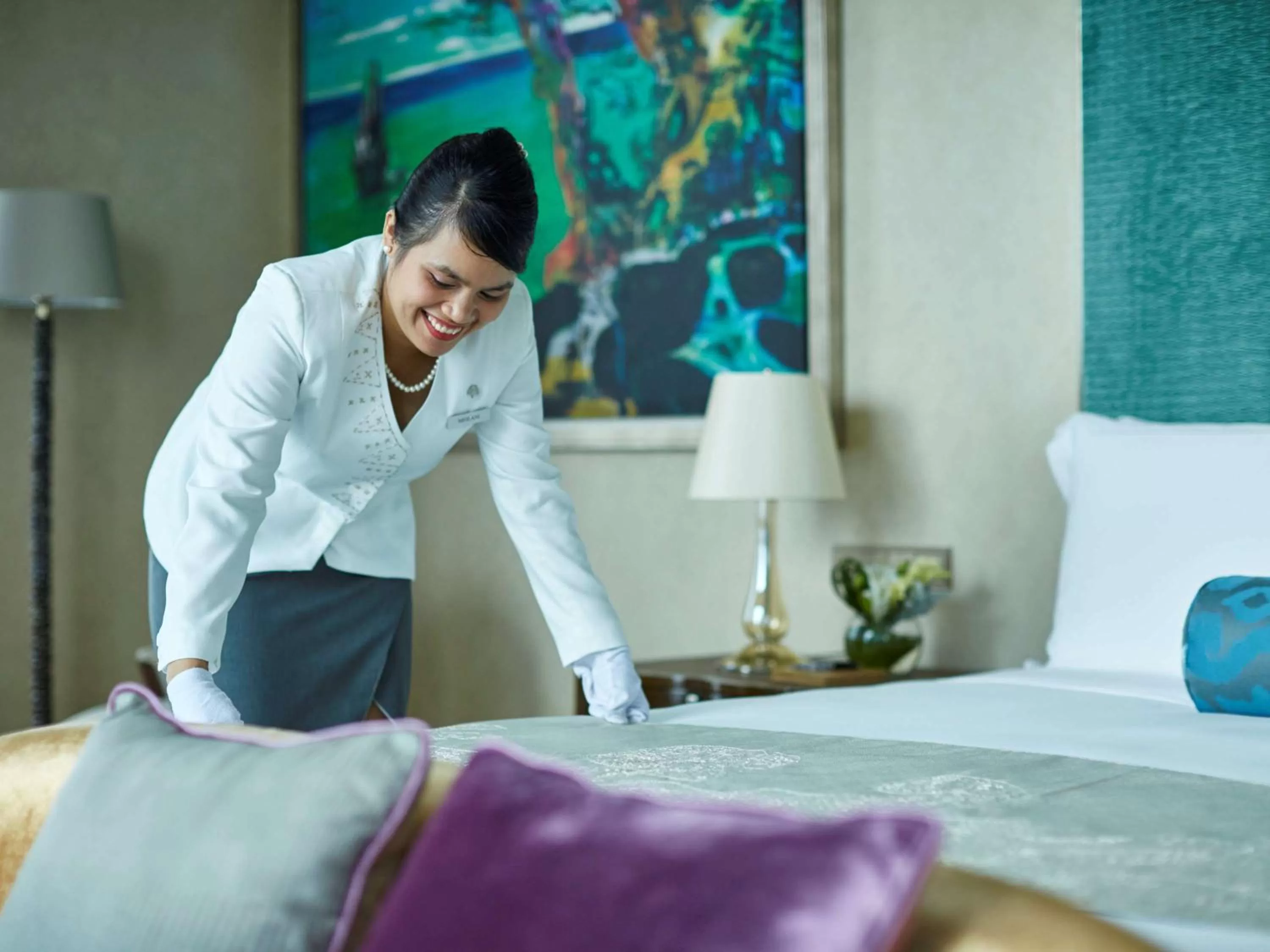 Photo of the whole room, Bed in Raffles Jakarta