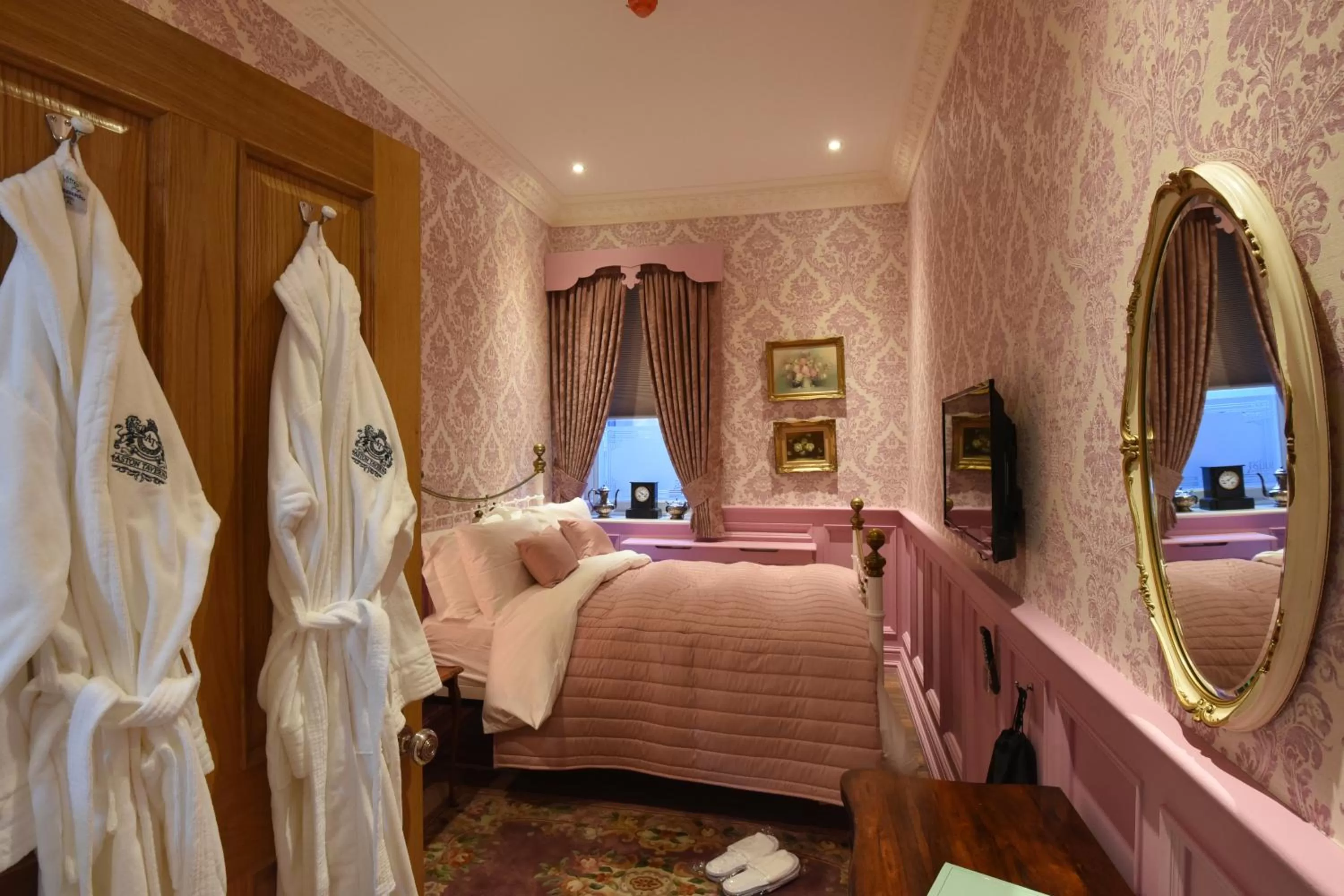 Bed in The Aston Tavern