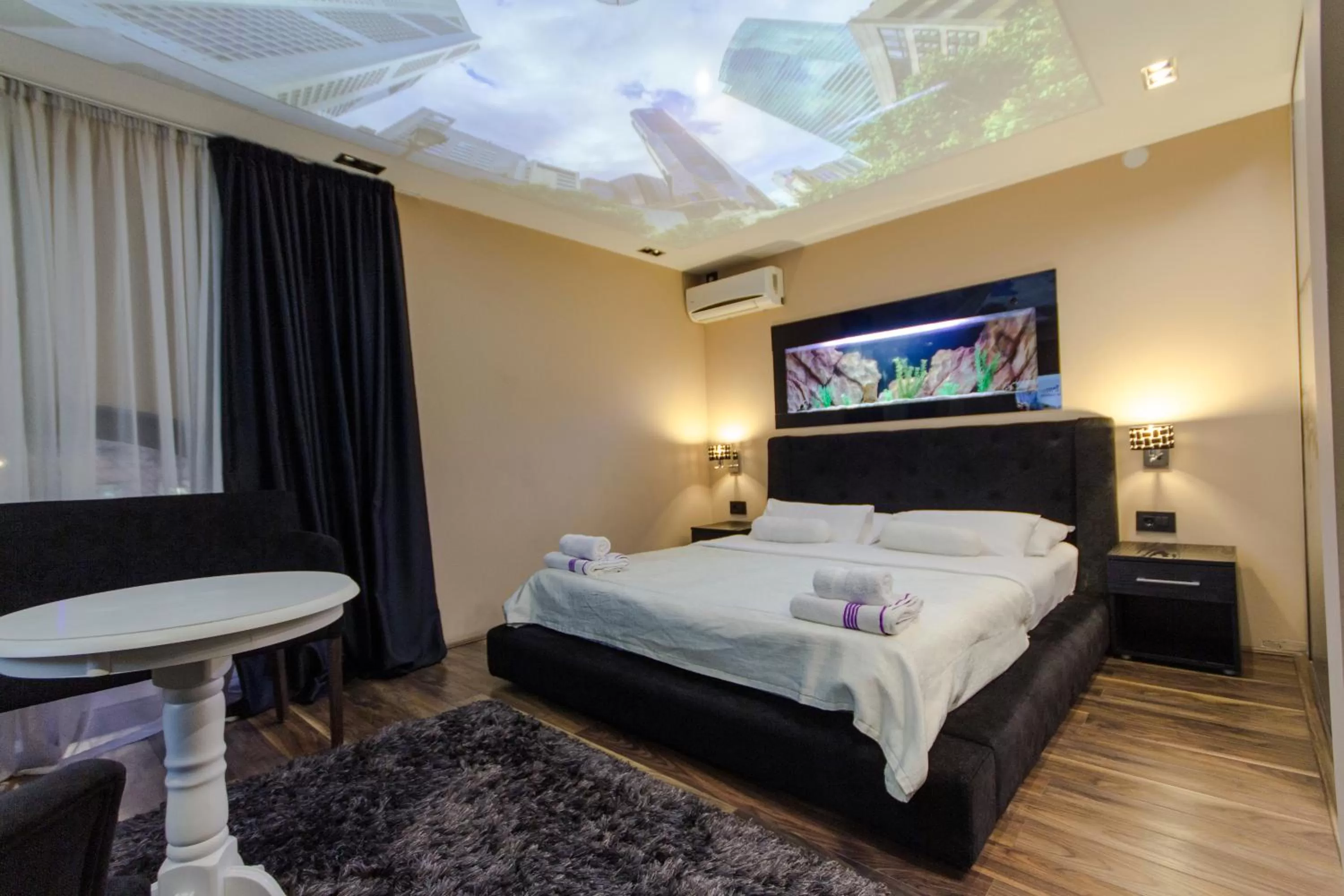 Bed in Madison - Square Sava