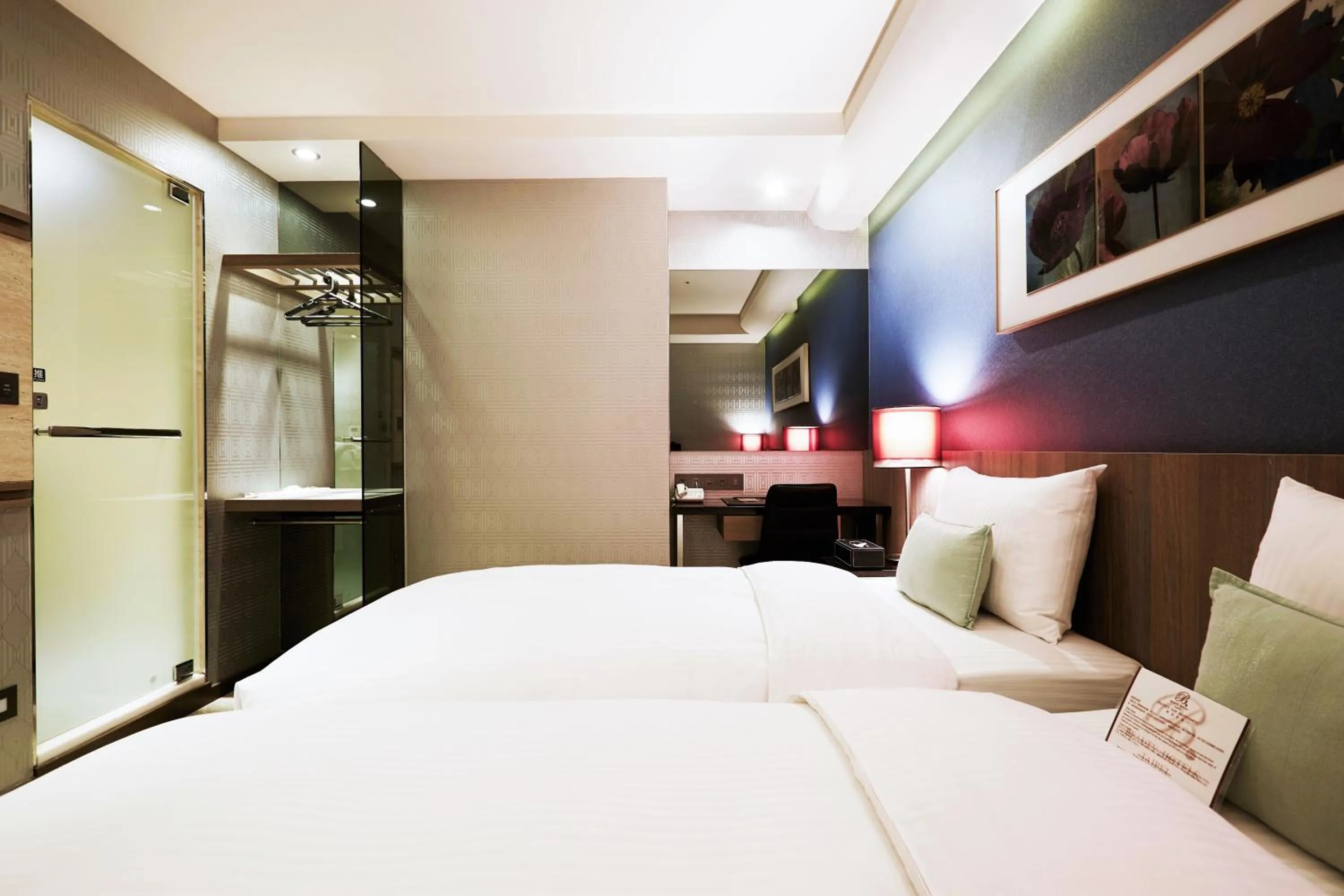 Bedroom, Bed in Beauty Hotels Taipei - Hotel Bfun