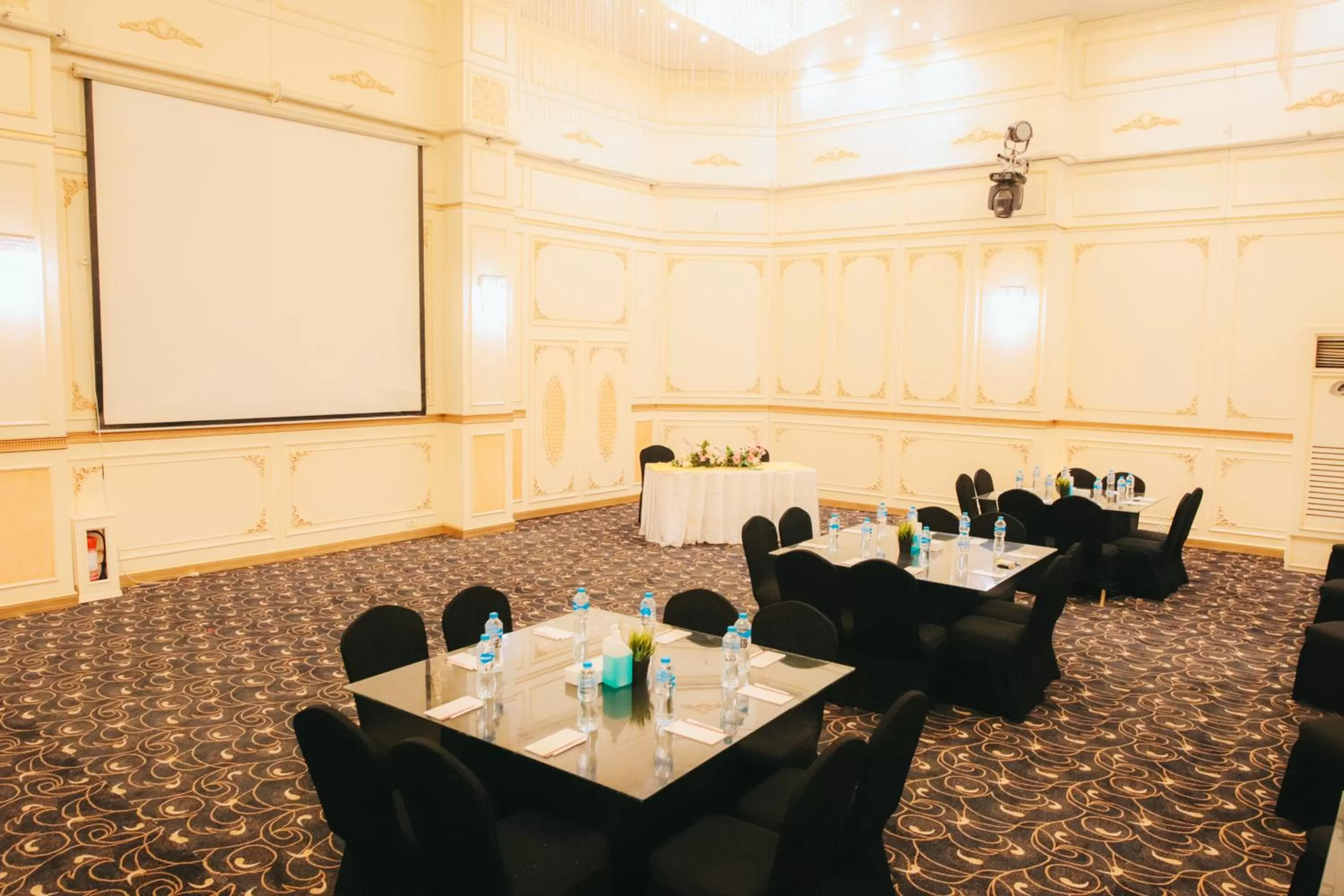 Business facilities in Aracan Portsaid