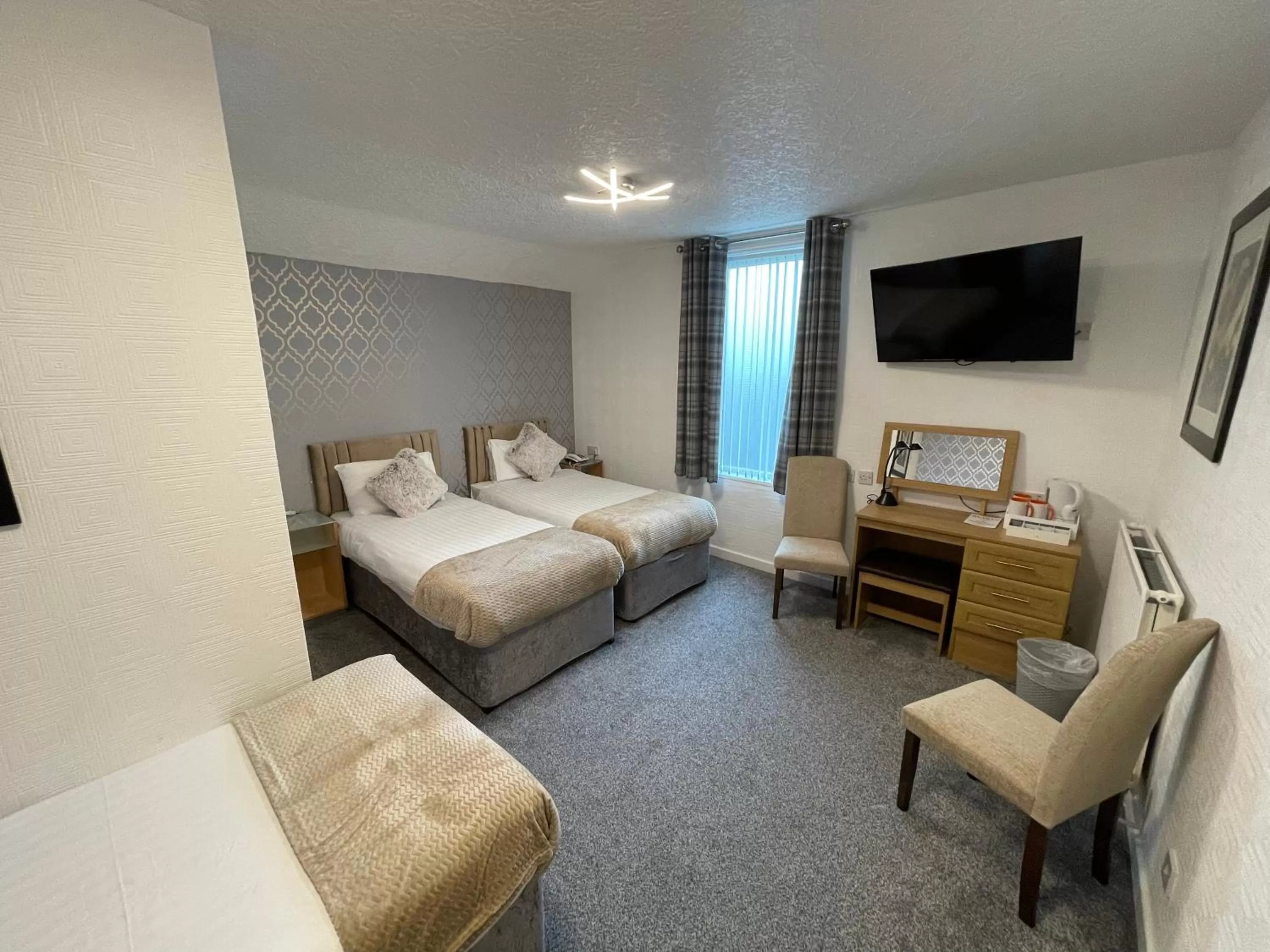 Bedroom, Bed in Ruskin Hotel