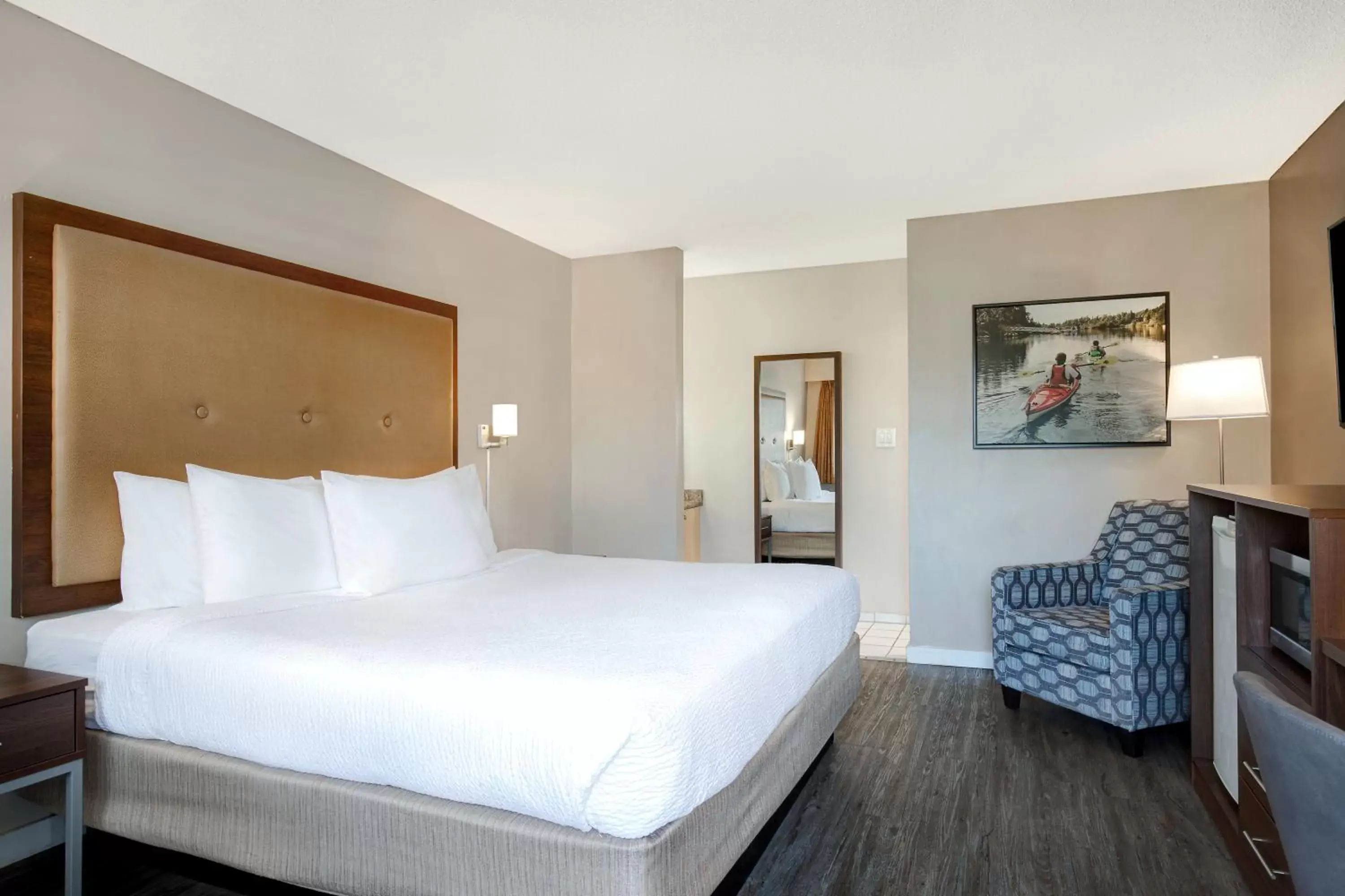 King Room - Non-Smoking in Days Inn by Wyndham Victoria Uptown King Room - Non-Smoking in Days Inn by Wyndham Victoria Uptown