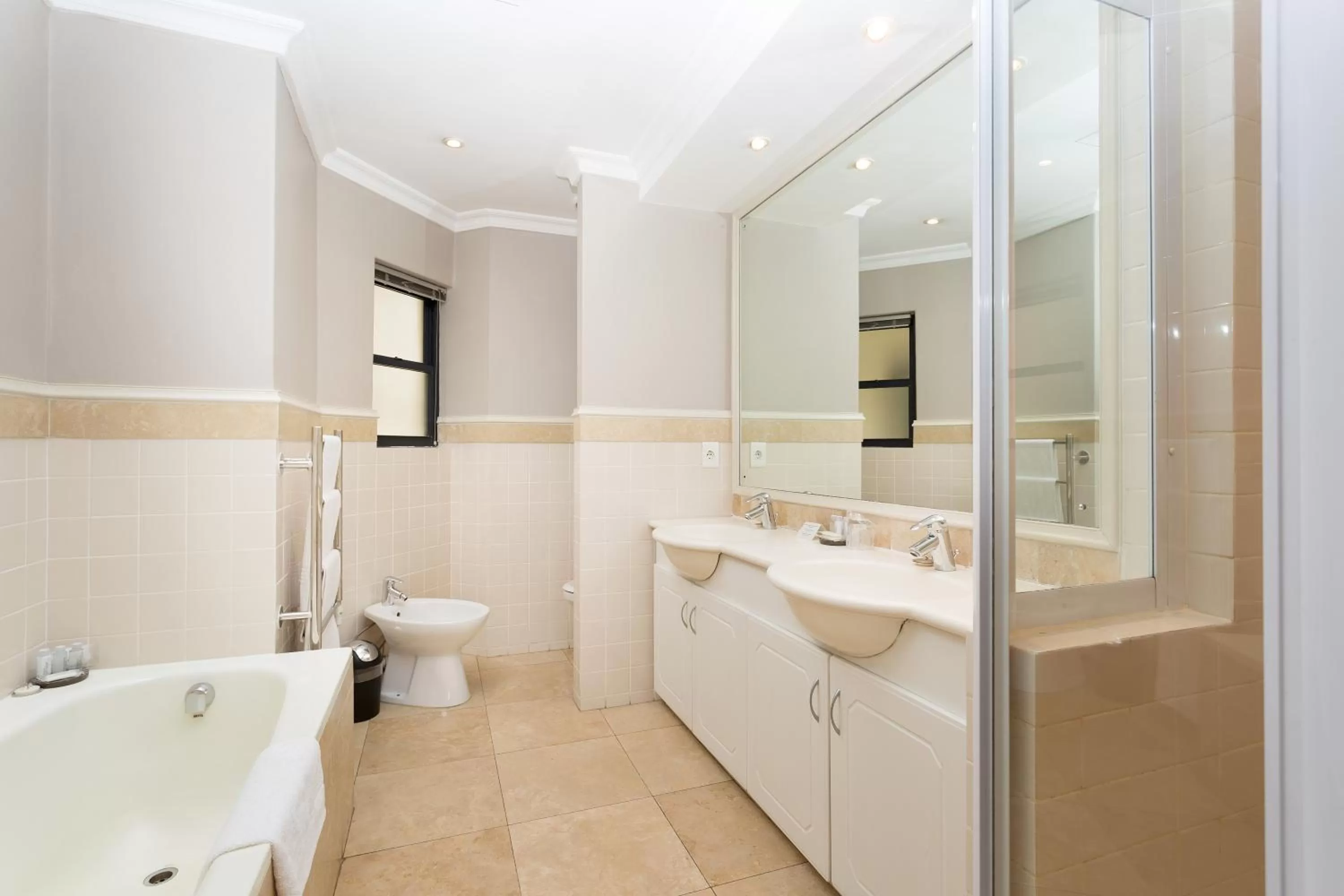 Shower in The Stellenbosch Hotel