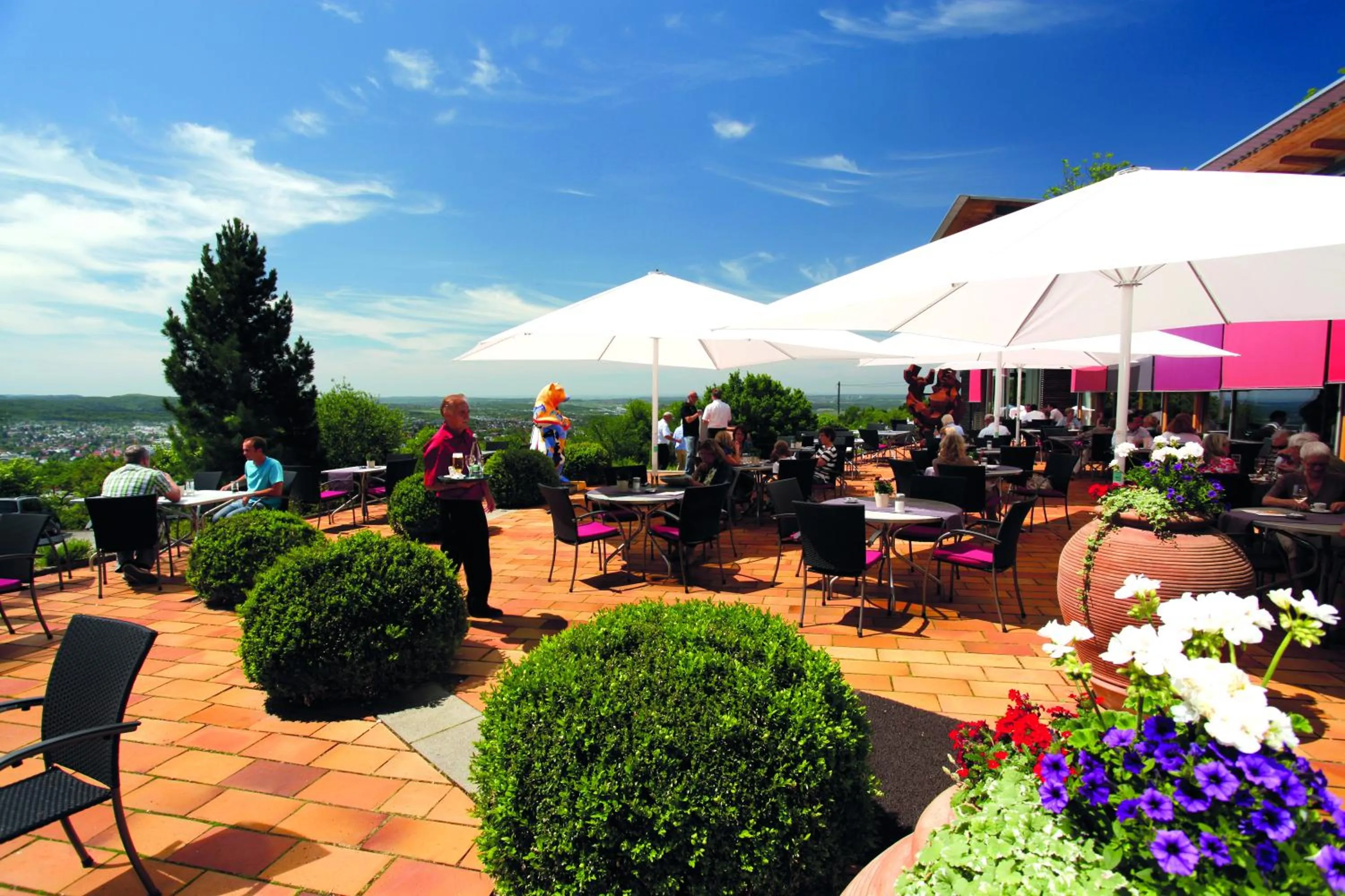 Restaurant/places to eat in Achalm Hotel