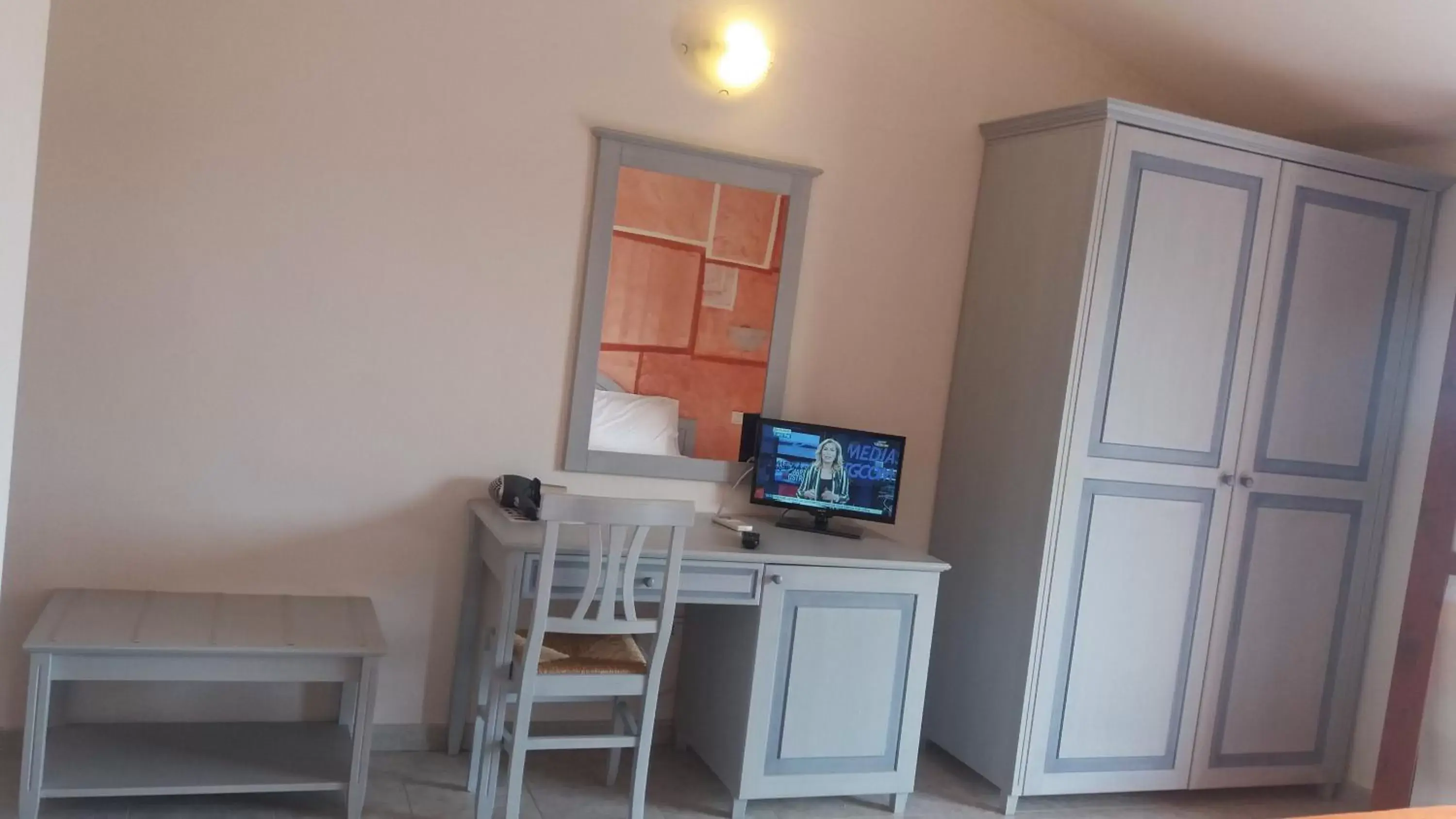 Standard Single Room with Mountain View in Hotel Jasmine Standard Single Room with Mountain View in Hotel Jasmine