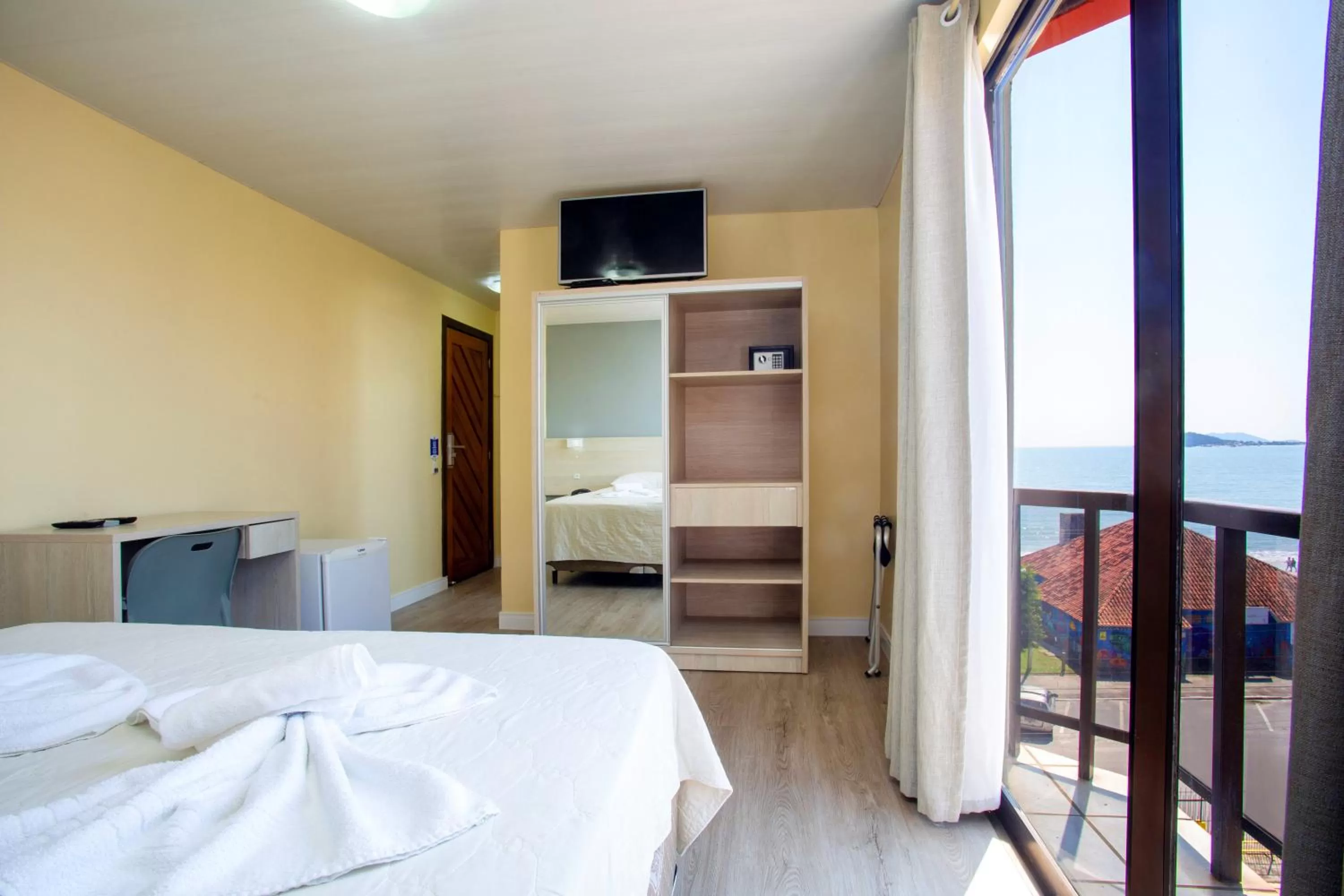 TV/Entertainment Center in Hotel Vila Mar