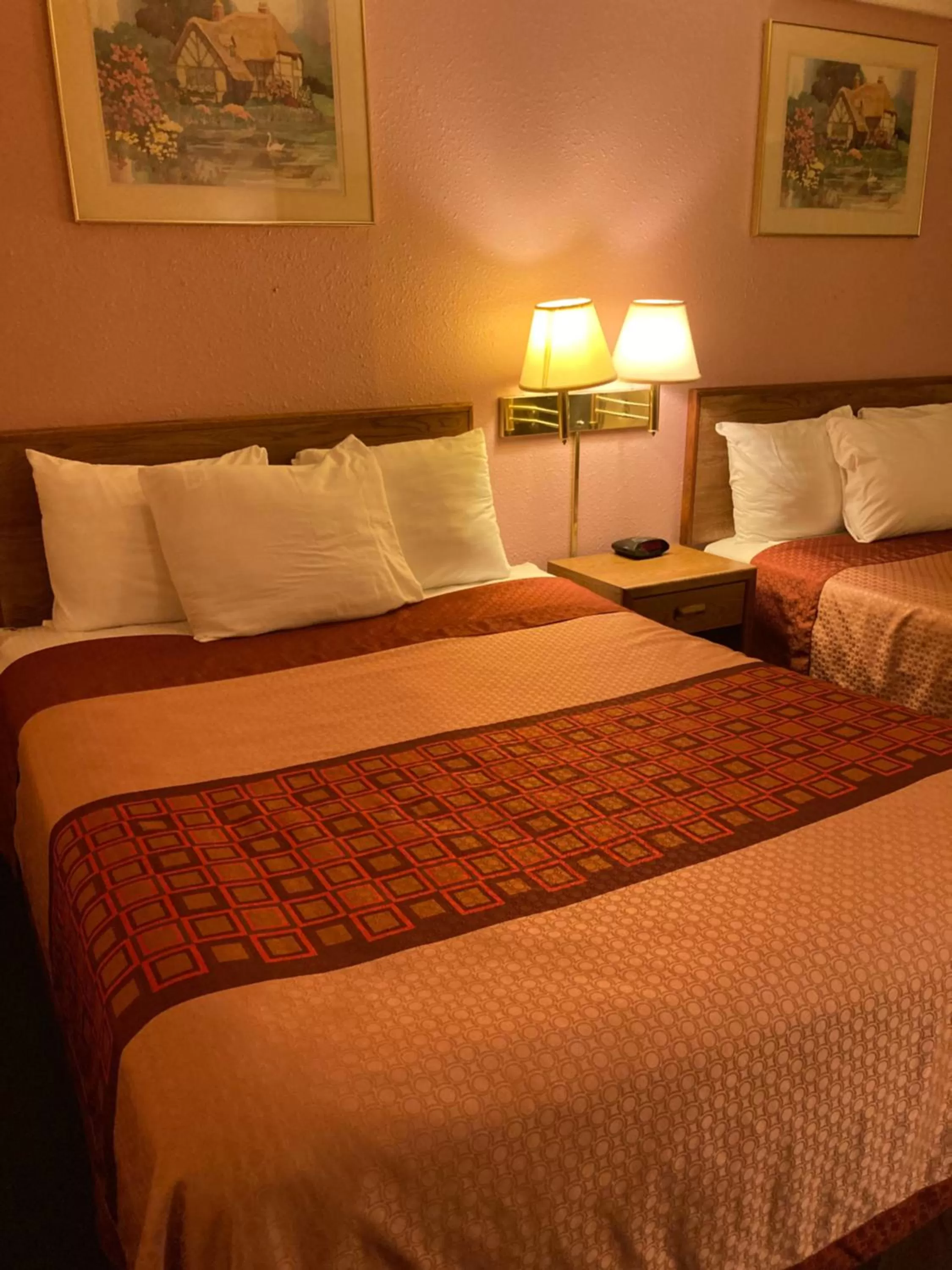 Bed in Executive Inn